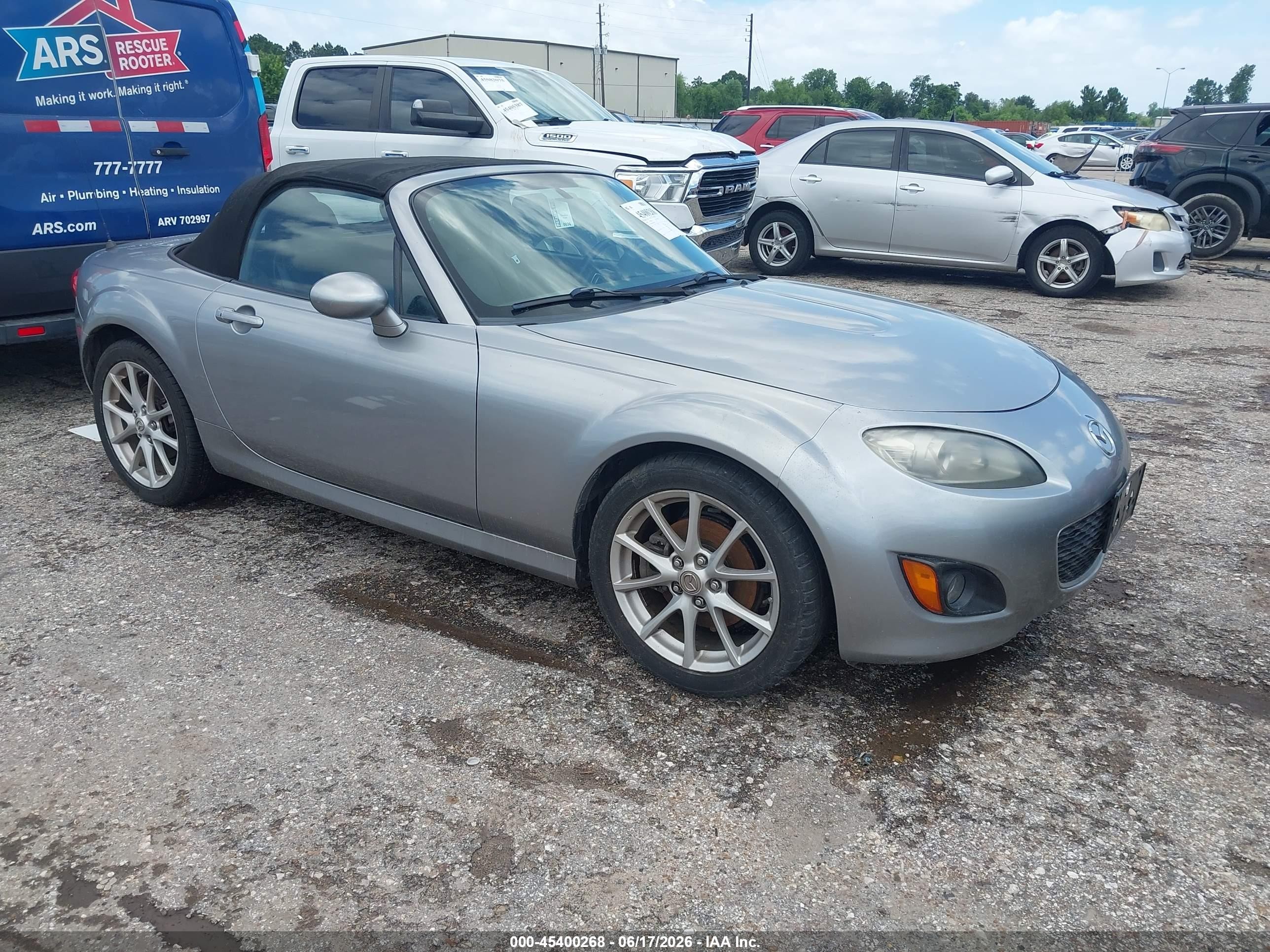 2009 Mazda MX-5 Miata Touring, VIN JM1NC25F890201101 — Normal wear