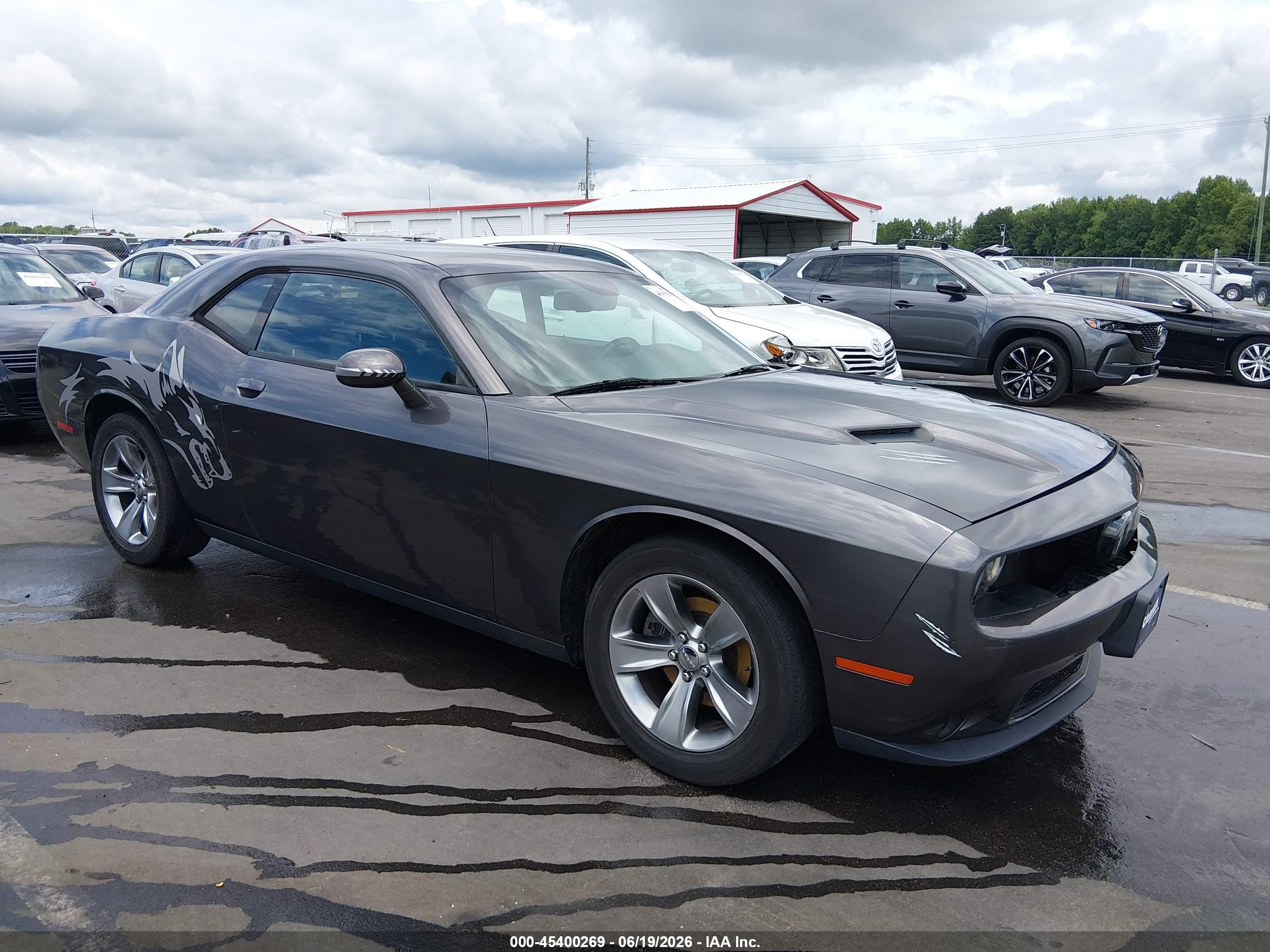 2016 Dodge Challenger SXT Plus, VIN 2C3CDZAG9GH137577 — Перед