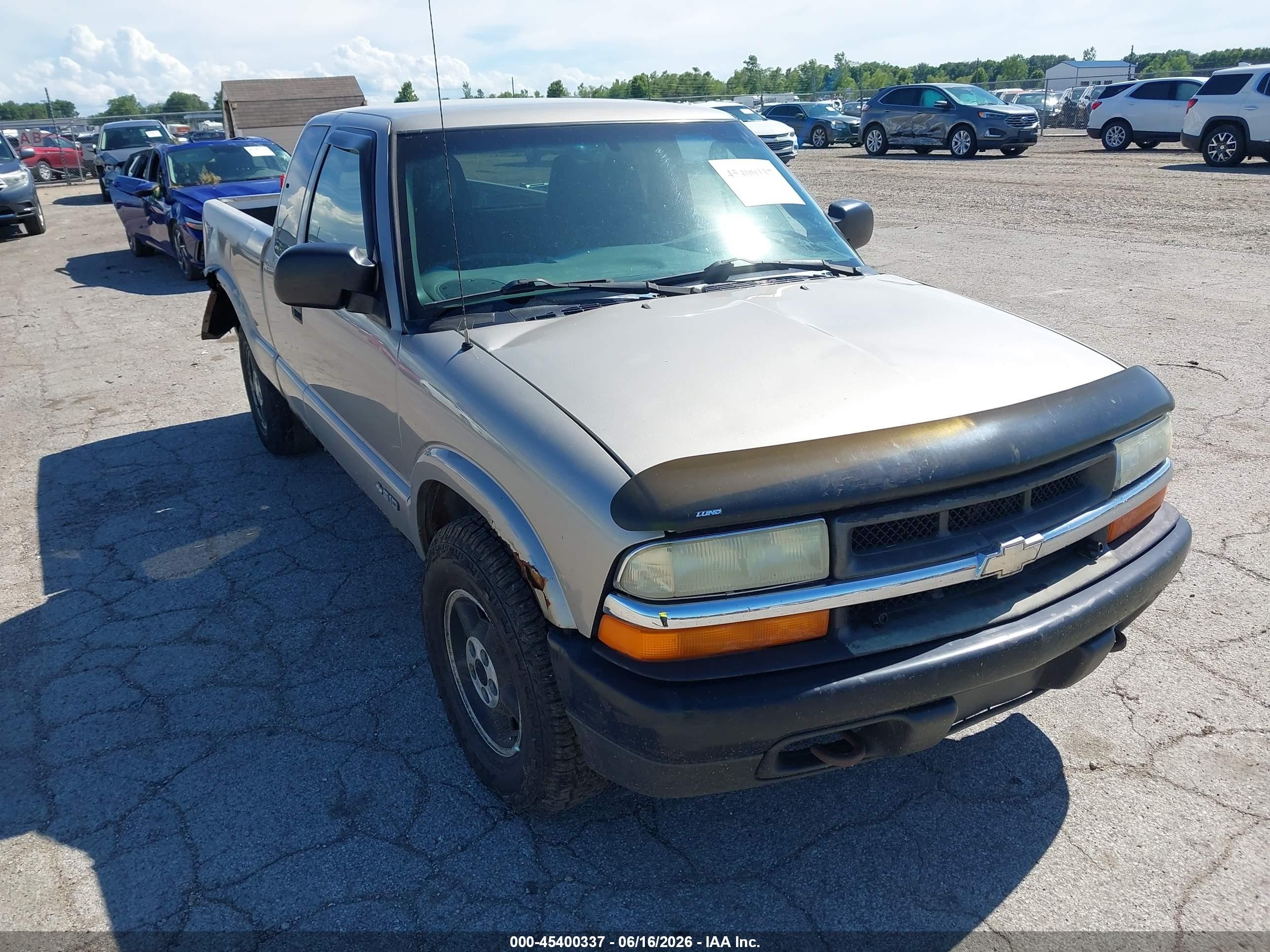 2003 Chevrolet S-10 LS, VIN 1GCDT19X438162461 — Rear end