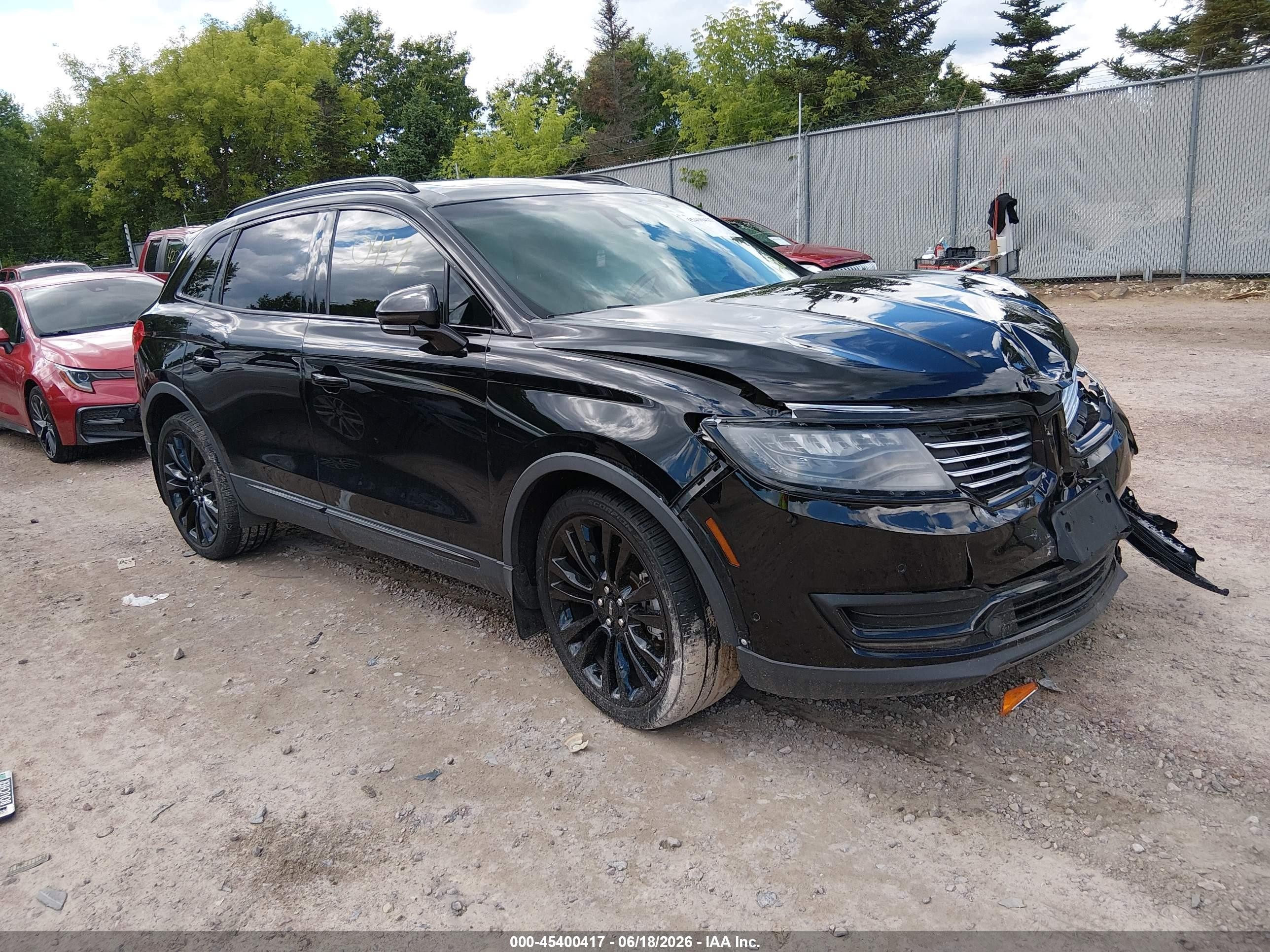 2017 Lincoln MKX Reserve, VIN 2LMPJ8LP1HBL24751 — Front end