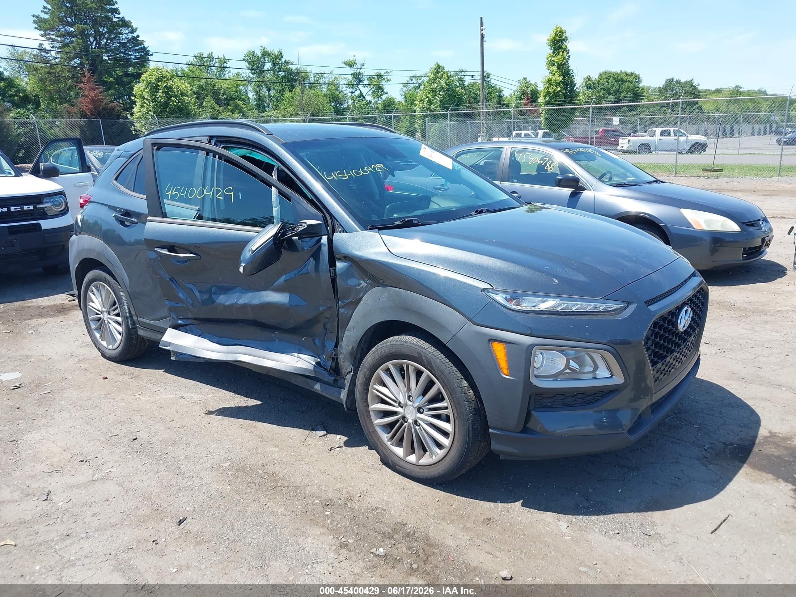 2019 Hyundai Kona SEL, VIN KM8K22AAXKU202969 — Side