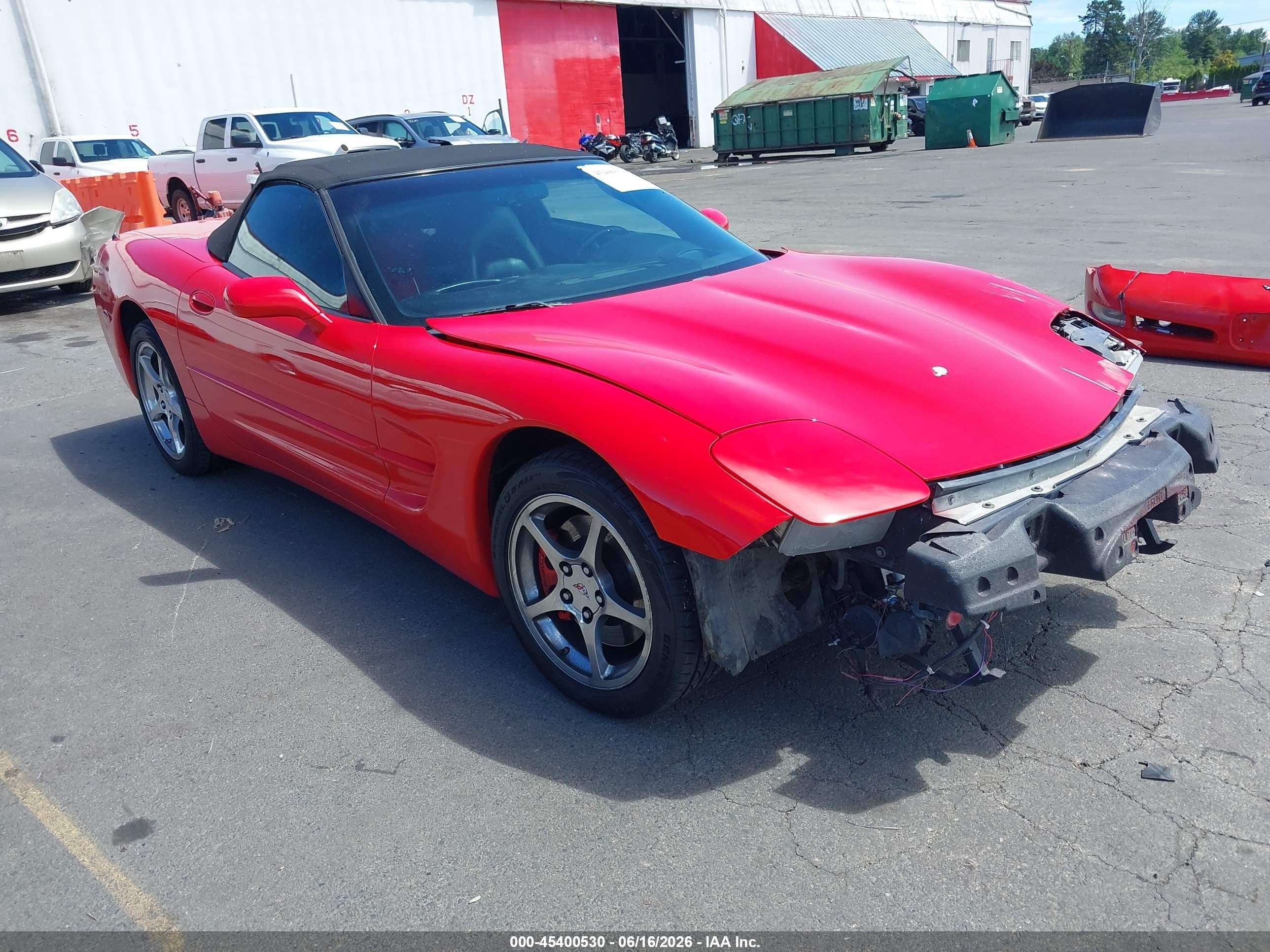 2004 Chevrolet Corvette, VIN 1G1YY32G845103305 — Перед