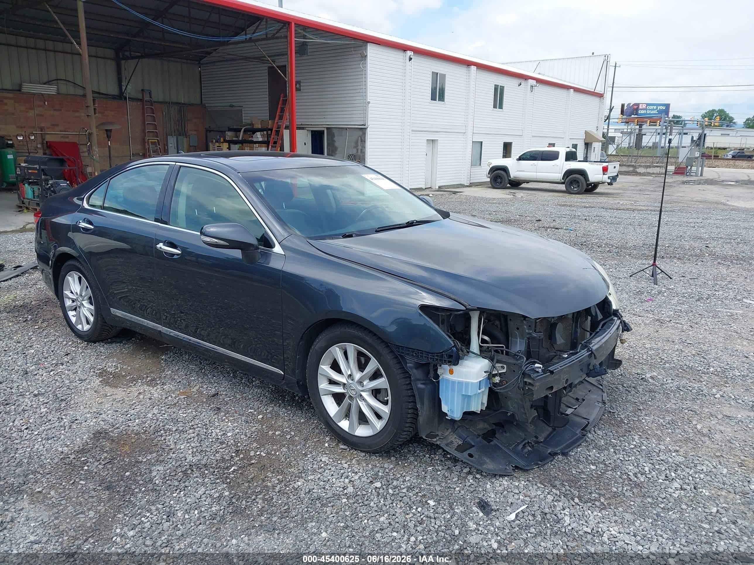 2011 Lexus ES 330, VIN JTHBK1EG5B2459884 — Front end