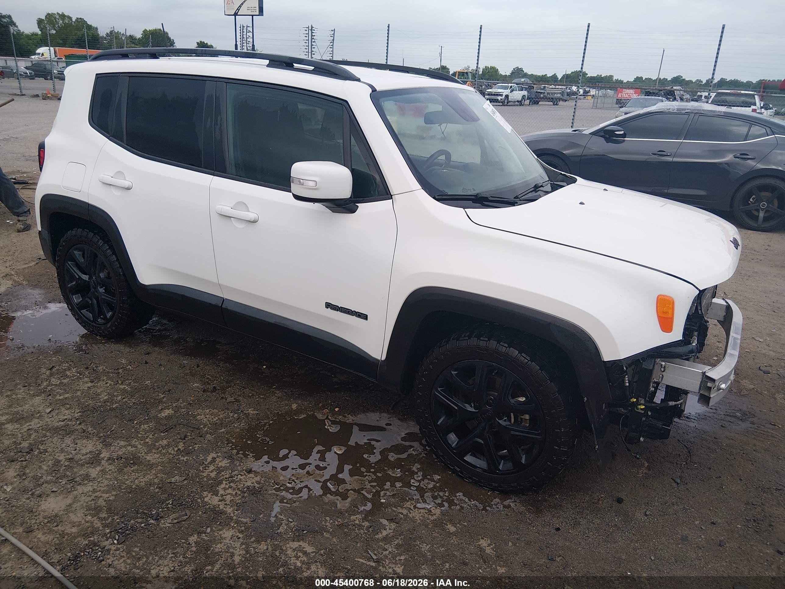 2018 Jeep Renegade Latitude, VIN ZACCJABBXJPJ53427 — Front end