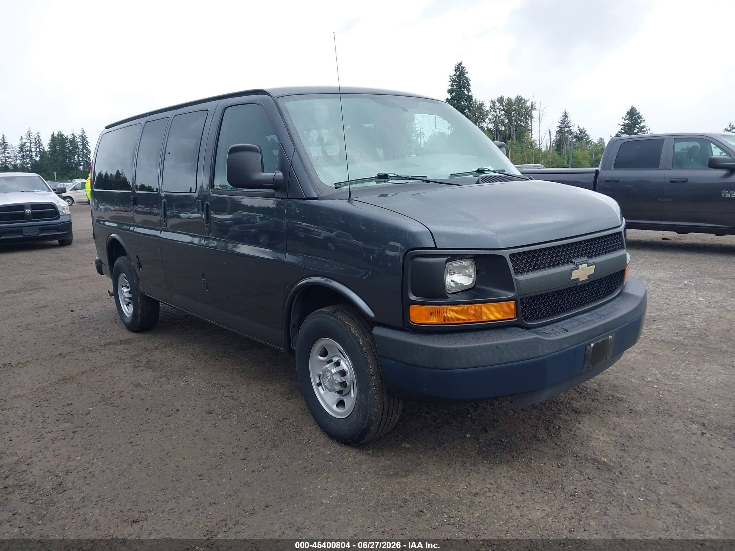 2015 Chevrolet Express 2500, VIN 1GNWGPFG5F1281807 — Normal wear