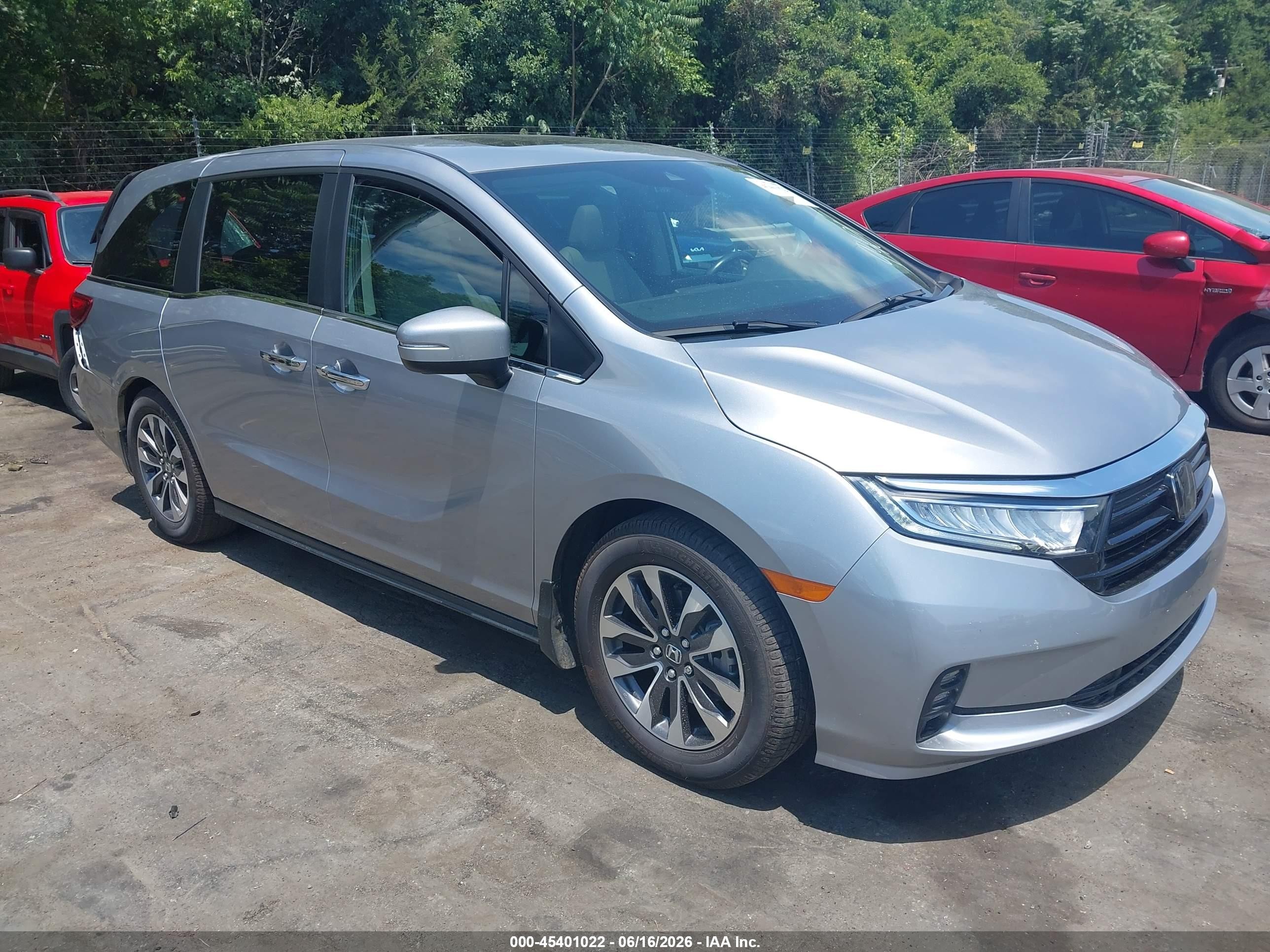 2022 Honda Odyssey EX-L, VIN 5FNRL6H74NB069401 — Rear end