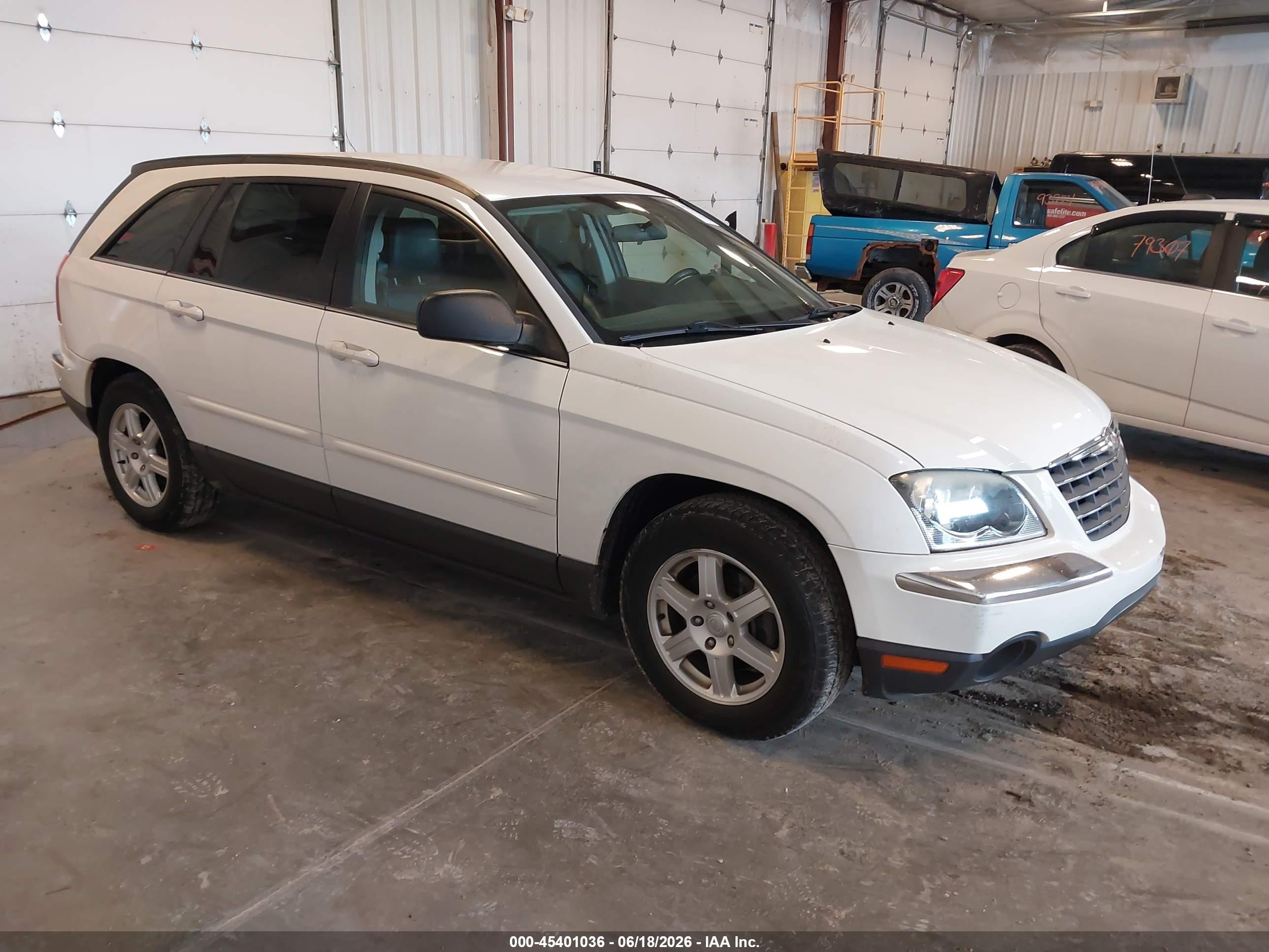 2006 Chrysler Pacifica Touring, VIN 2A4GF68406R898034 — Undercarriage