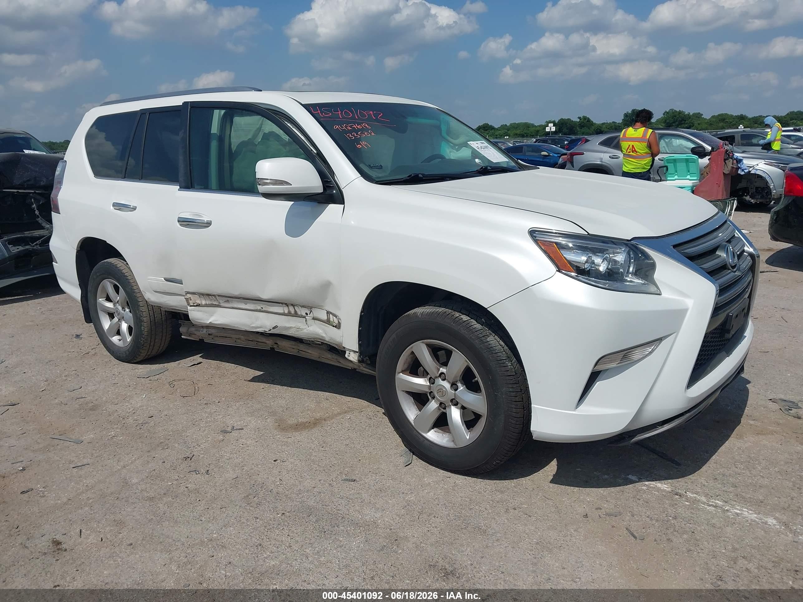 2016 Lexus GX 460, VIN JTJBM7FX1G5133502 — Side
