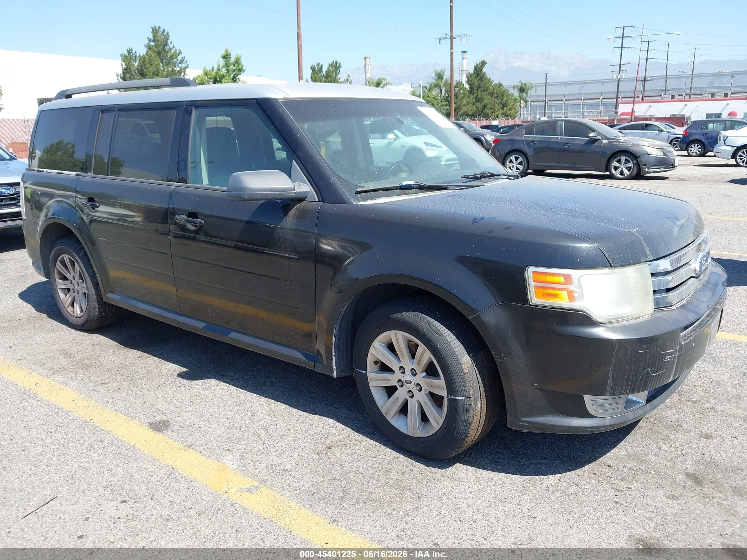 2011 Ford Flex SE, VIN 2FMGK5BC5BBD27276 — Normal wear
