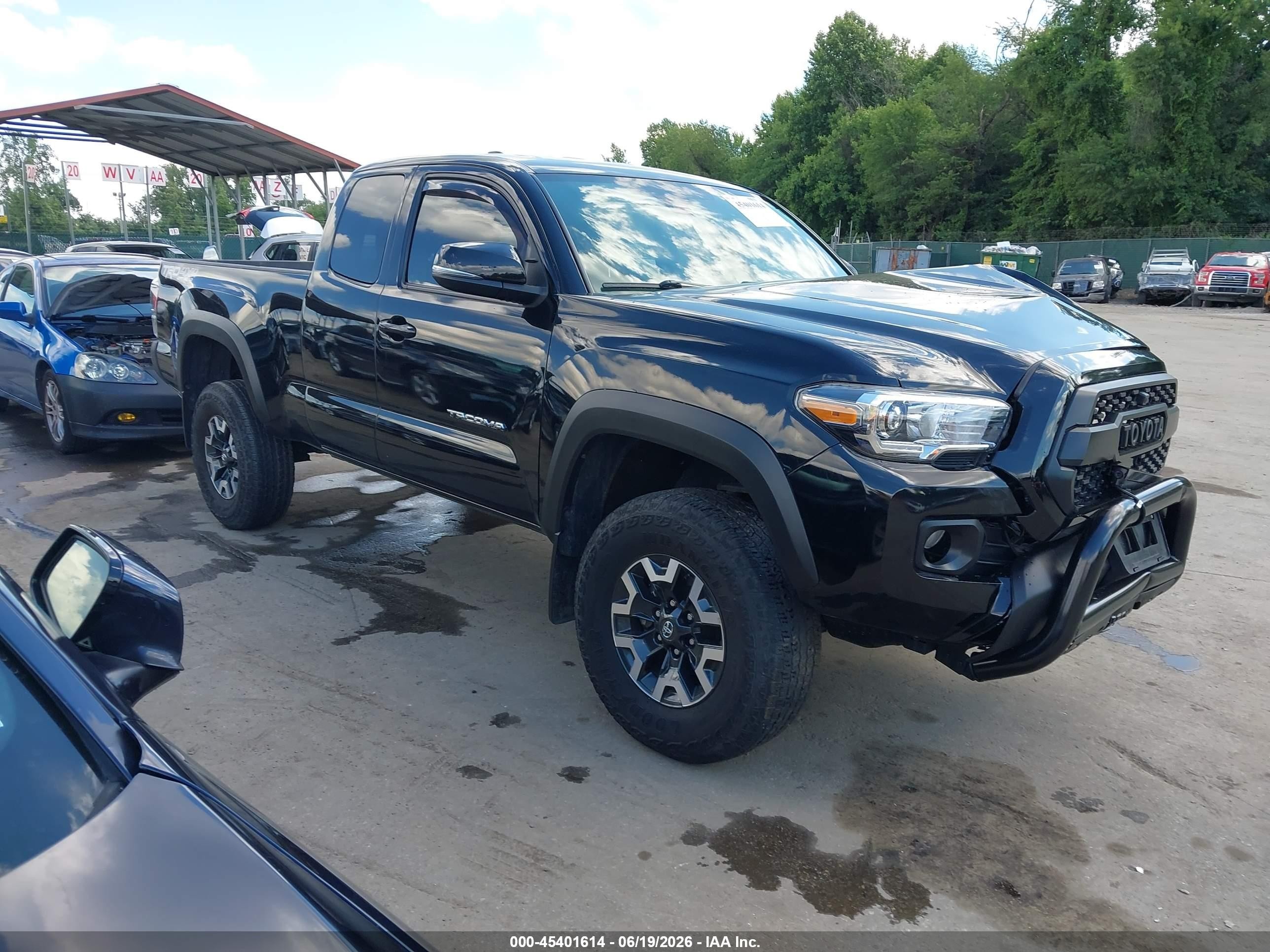 2023 Toyota Tacoma SR5, VIN 3TYSZ5AN6PT141849 — Front end