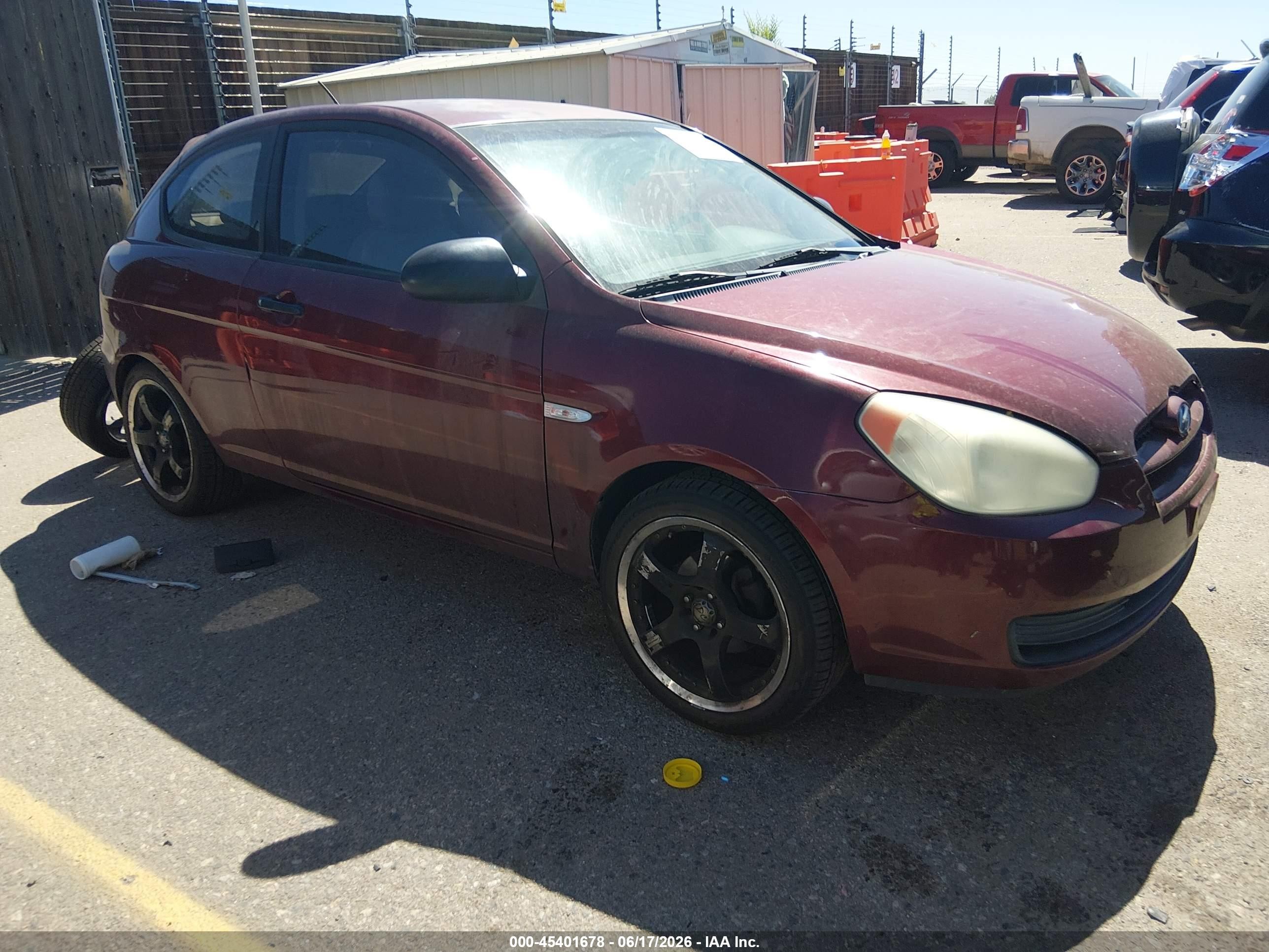 2007 Hyundai Accent GS, VIN KMHCM36C77U027067 — Зад