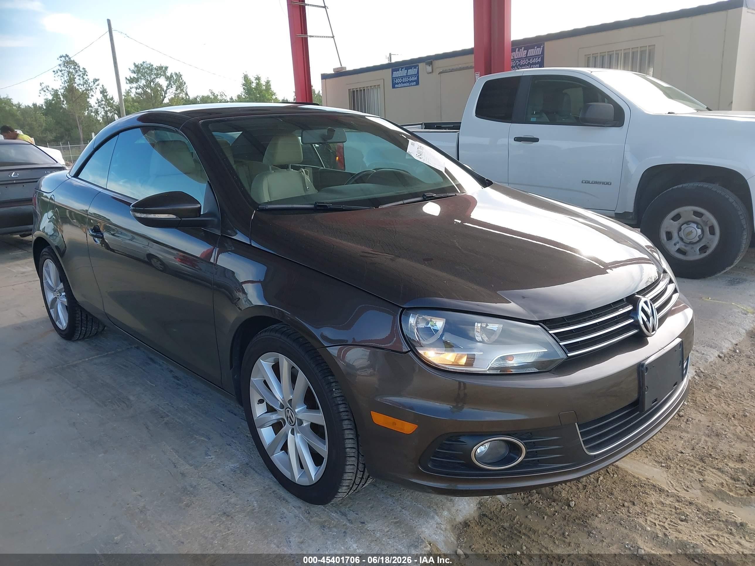 2015 Volkswagen Eos Komfort, VIN WVWBW8AH3FV000418 — Normal wear