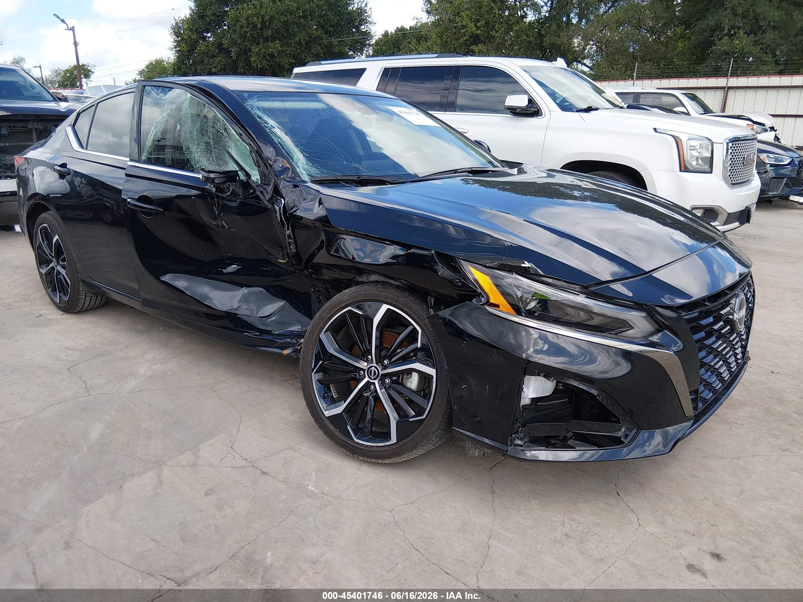 2025 Nissan Altima SR, VIN 1N4BL4CV1SN327825 — Side