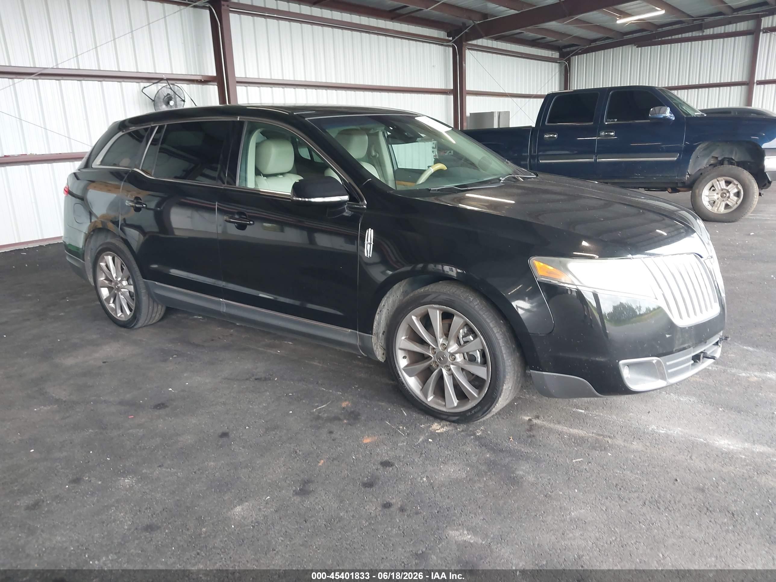 2012 Lincoln MKT EcoBoost, VIN 2LMHJ5AT0CBL55047 — Side
