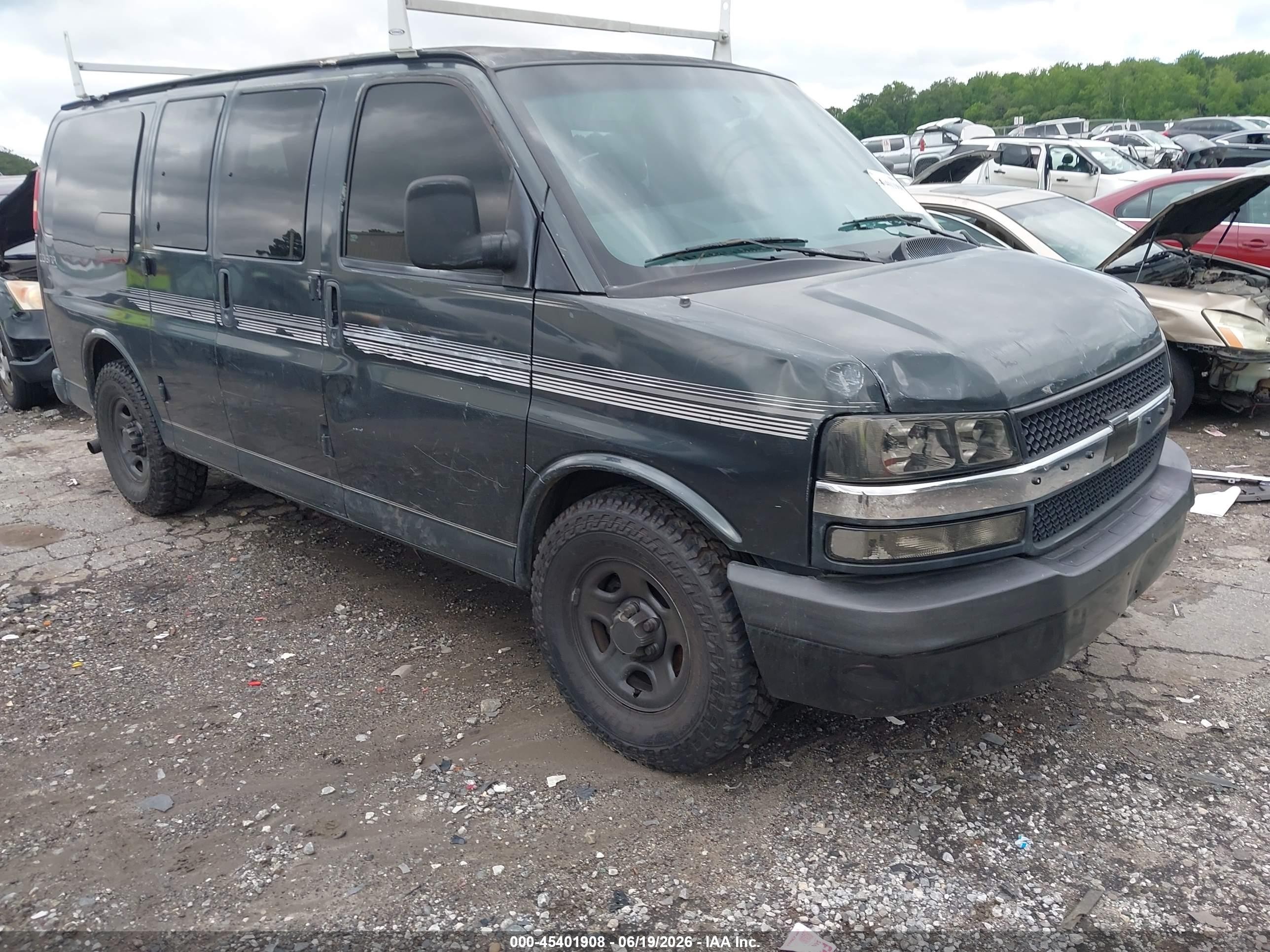 2003 Chevrolet Express Cargo YF7 Upfitter, VIN 1GBFG15T331168913 — Side