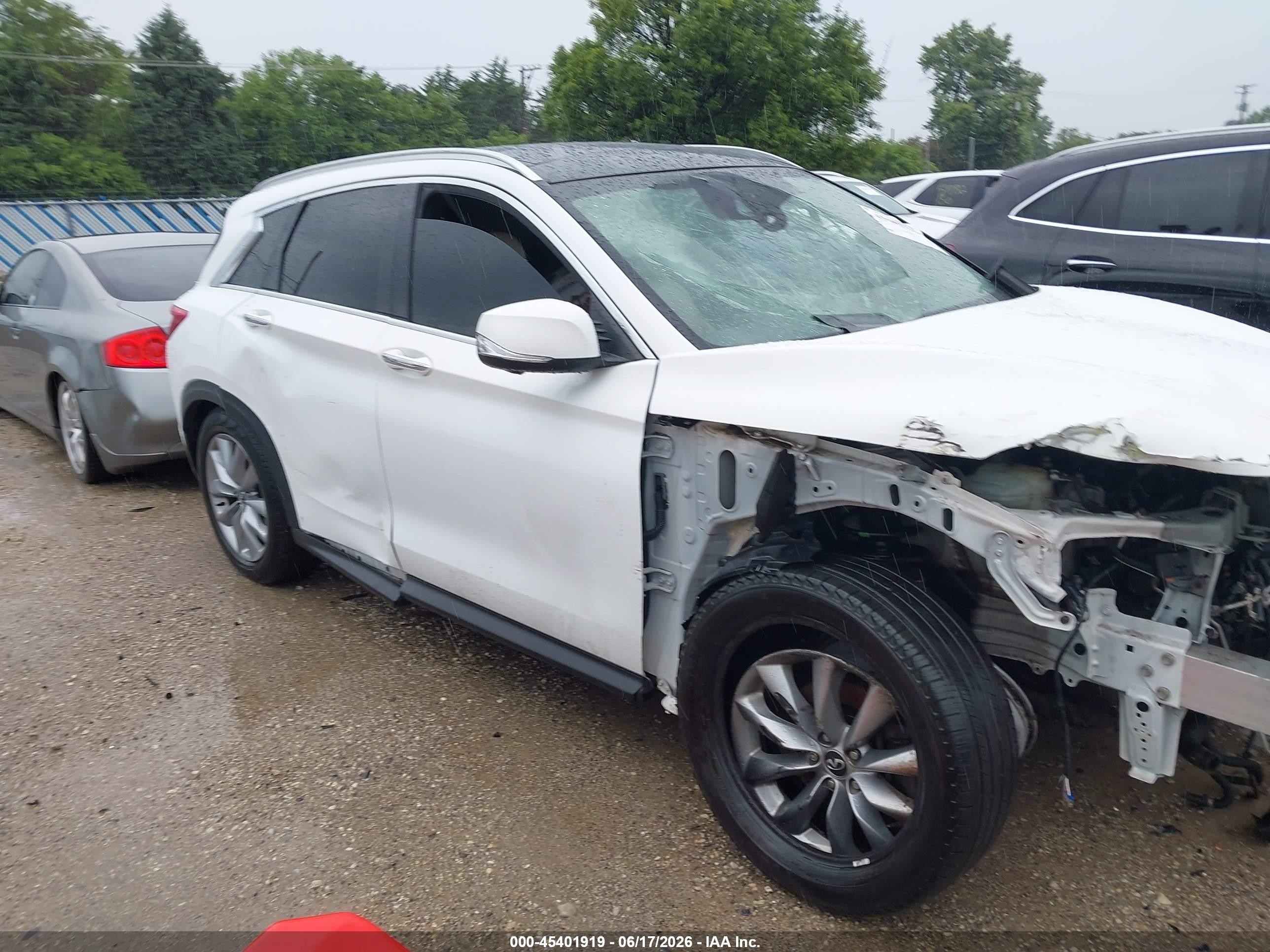 2019 Infiniti QX50 Essential, VIN 3PCAJ5M30KF132327 — Side