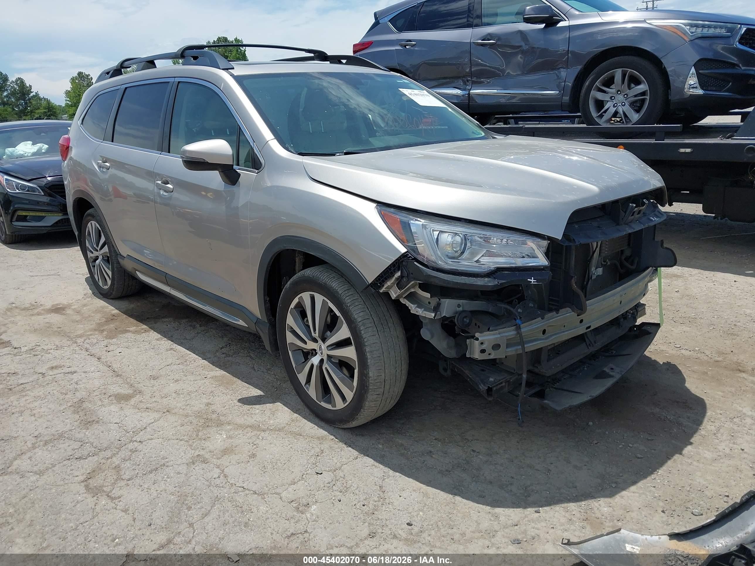 2020 Subaru Ascent Limited, VIN 4S4WMAPD1L3418773 — Front end