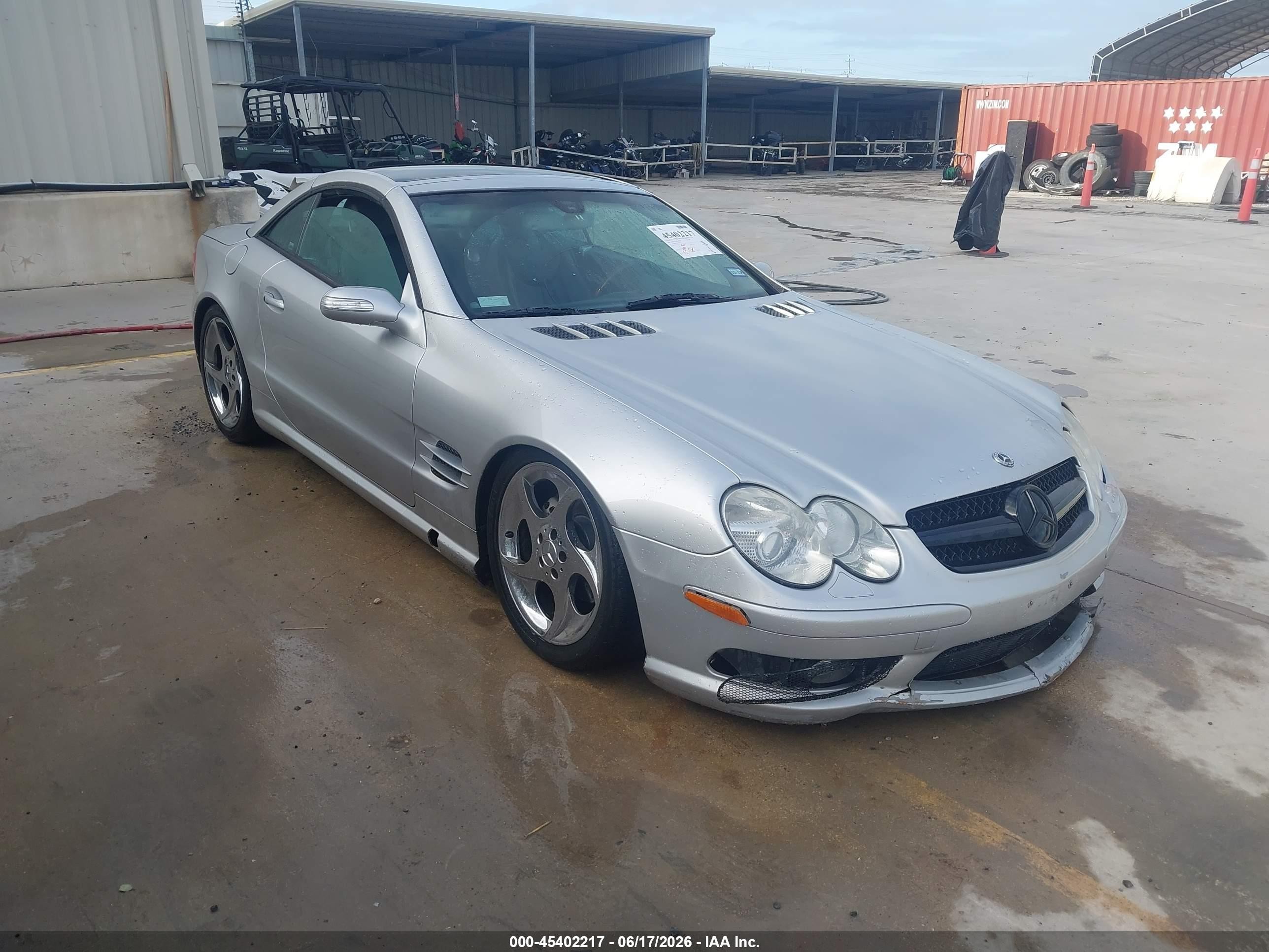 2004 Mercedes-Benz SL 500, VIN WDBSK75F74F078429 — Front end