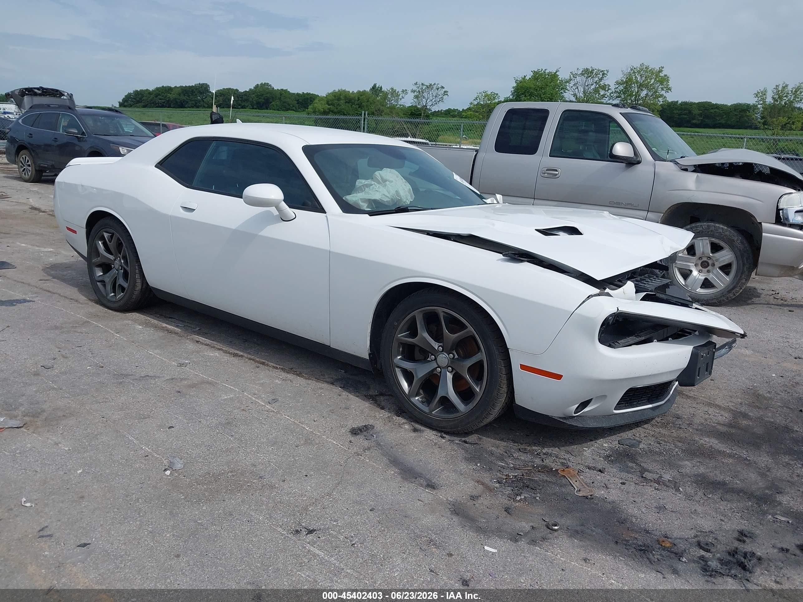 2015 Dodge Challenger SXT Plus, VIN 2C3CDZBG6FH855794 — Front end