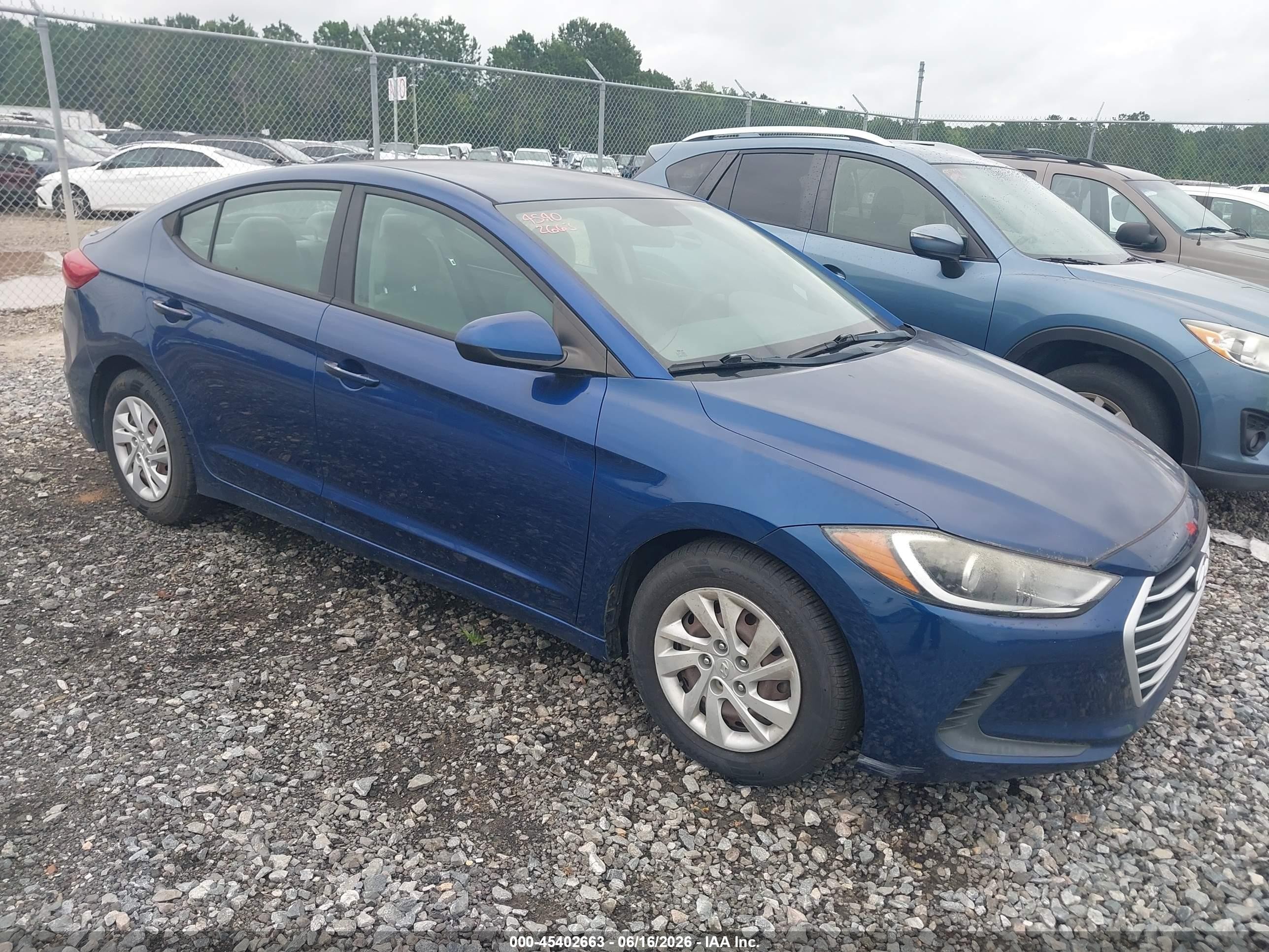 2017 Hyundai Elantra SE, VIN 5NPD74LF6HH069455 — Normal wear