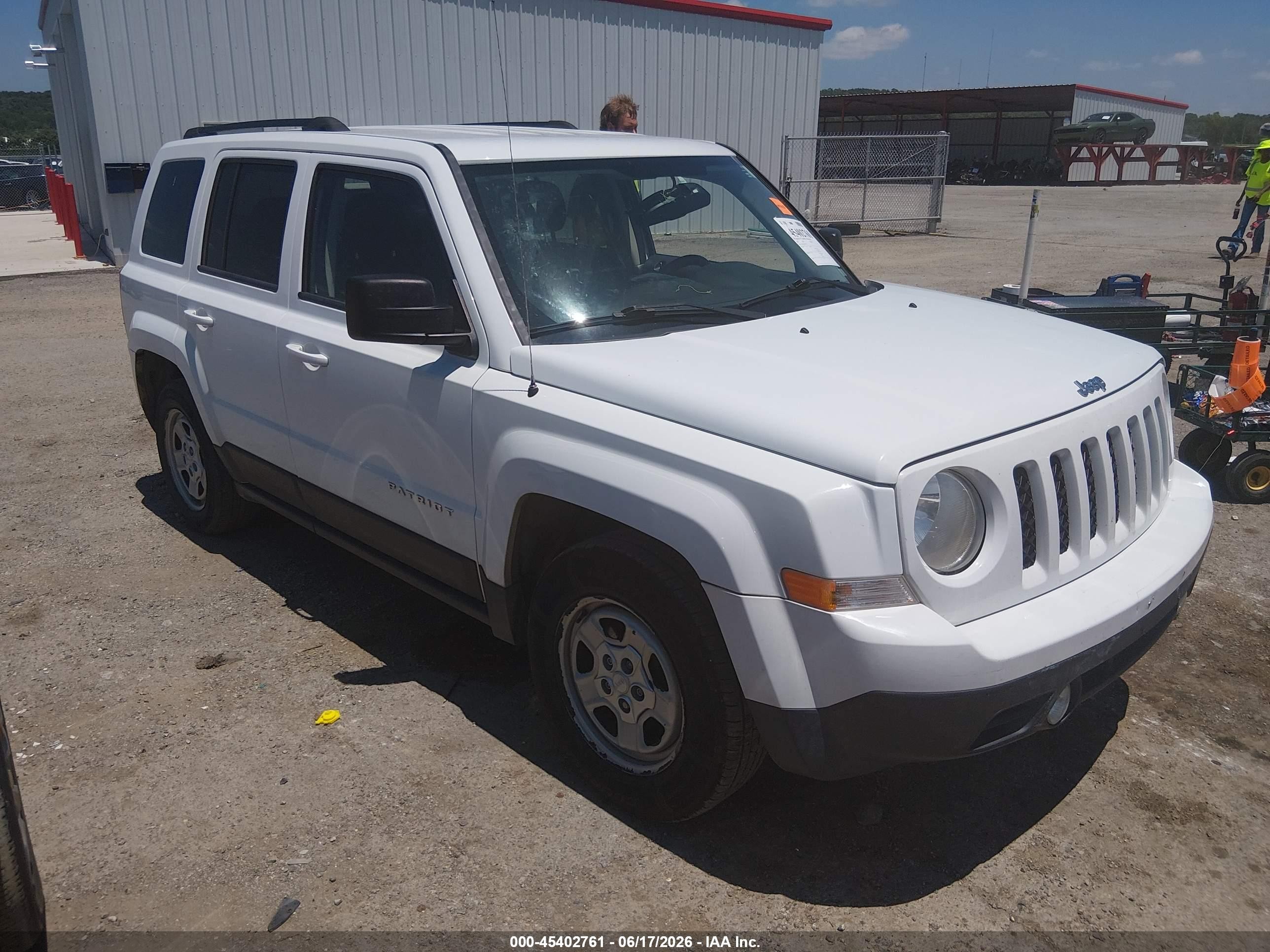 2017 Jeep Patriot Sport, VIN 1C4NJPBA4HD115772 — Front end