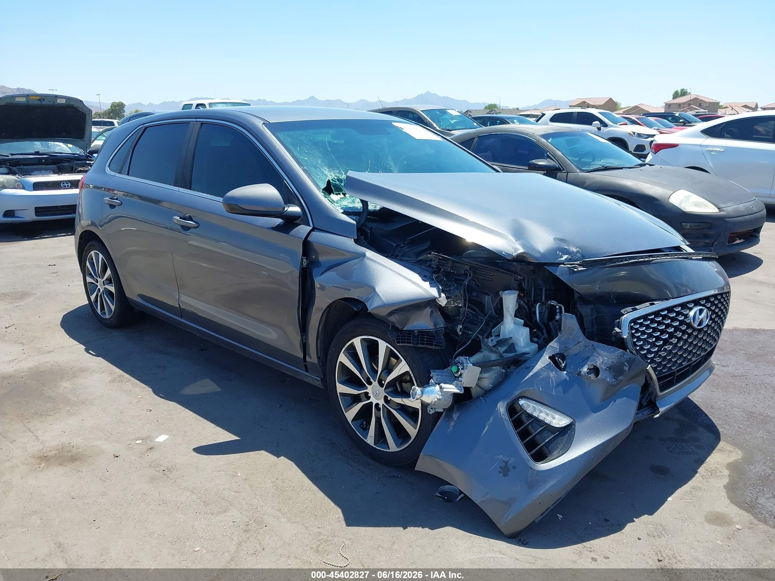 2019 Hyundai Elantra, VIN KMHH35LE9KU088892 — Front end