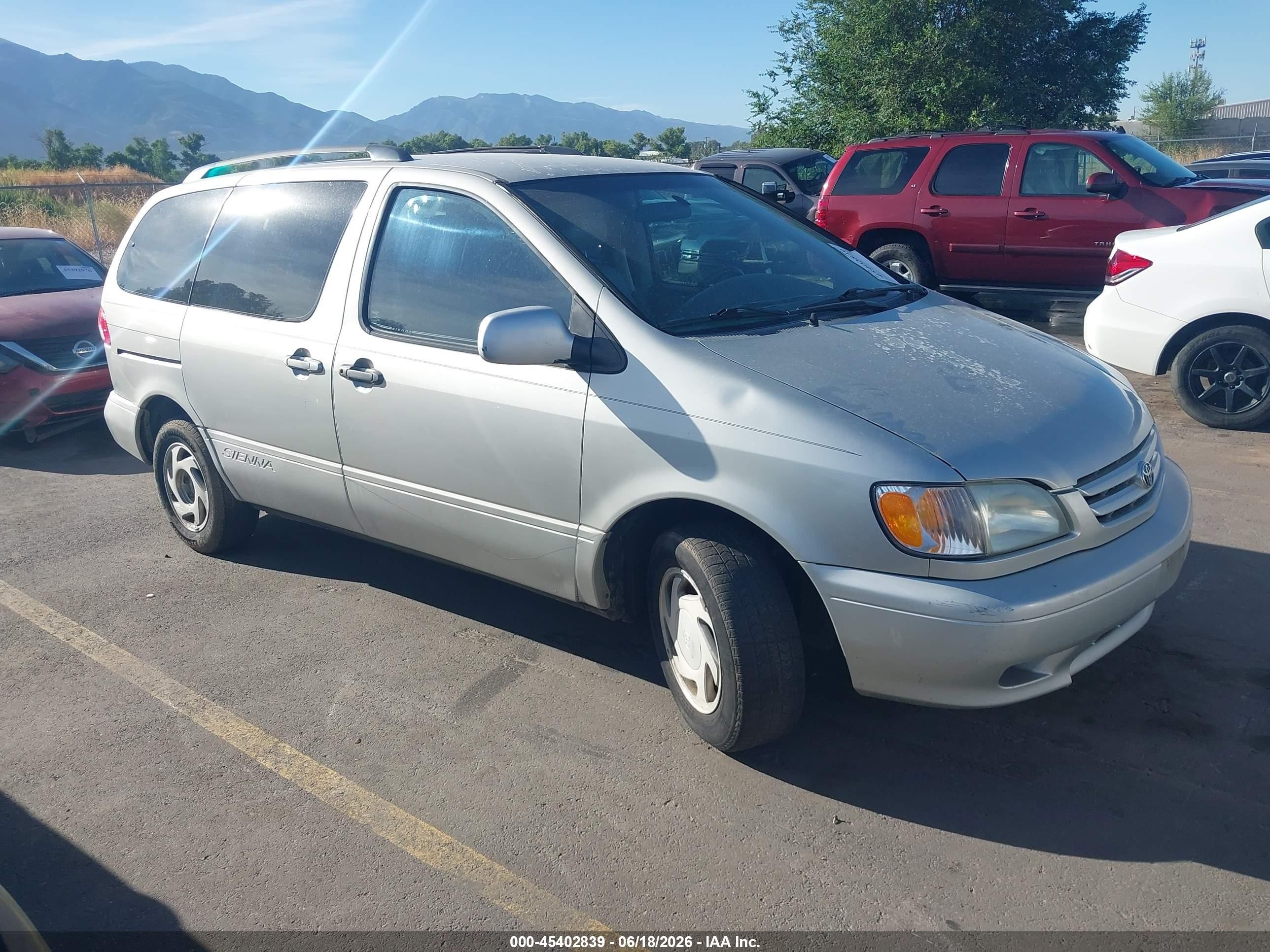 2003 Toyota Sienna LE, VIN 4T3ZF13C63U539126 — Normal wear