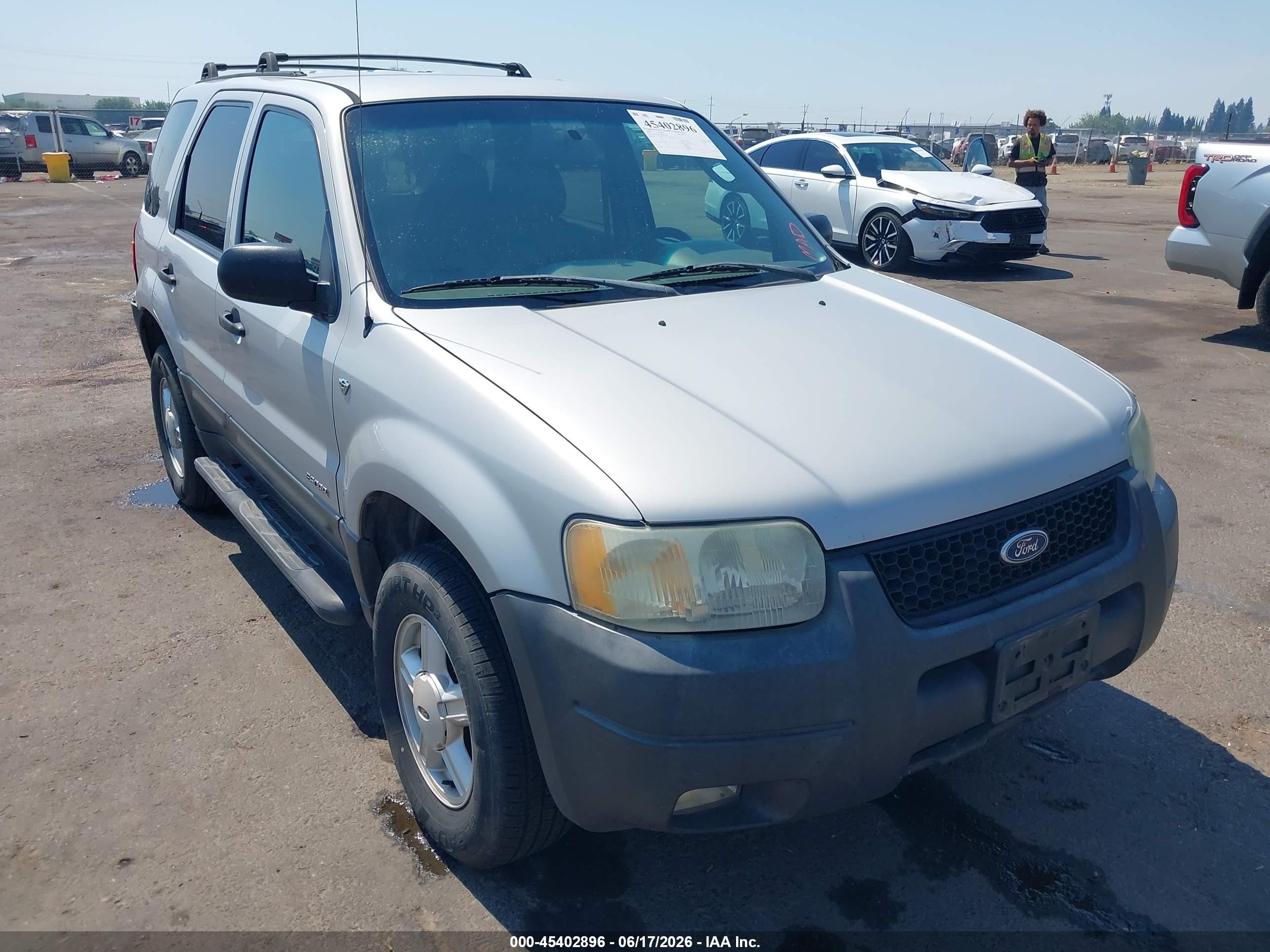 2002 Ford Escape XLT Choice, VIN 1FMYU03132KD02218 — Зад