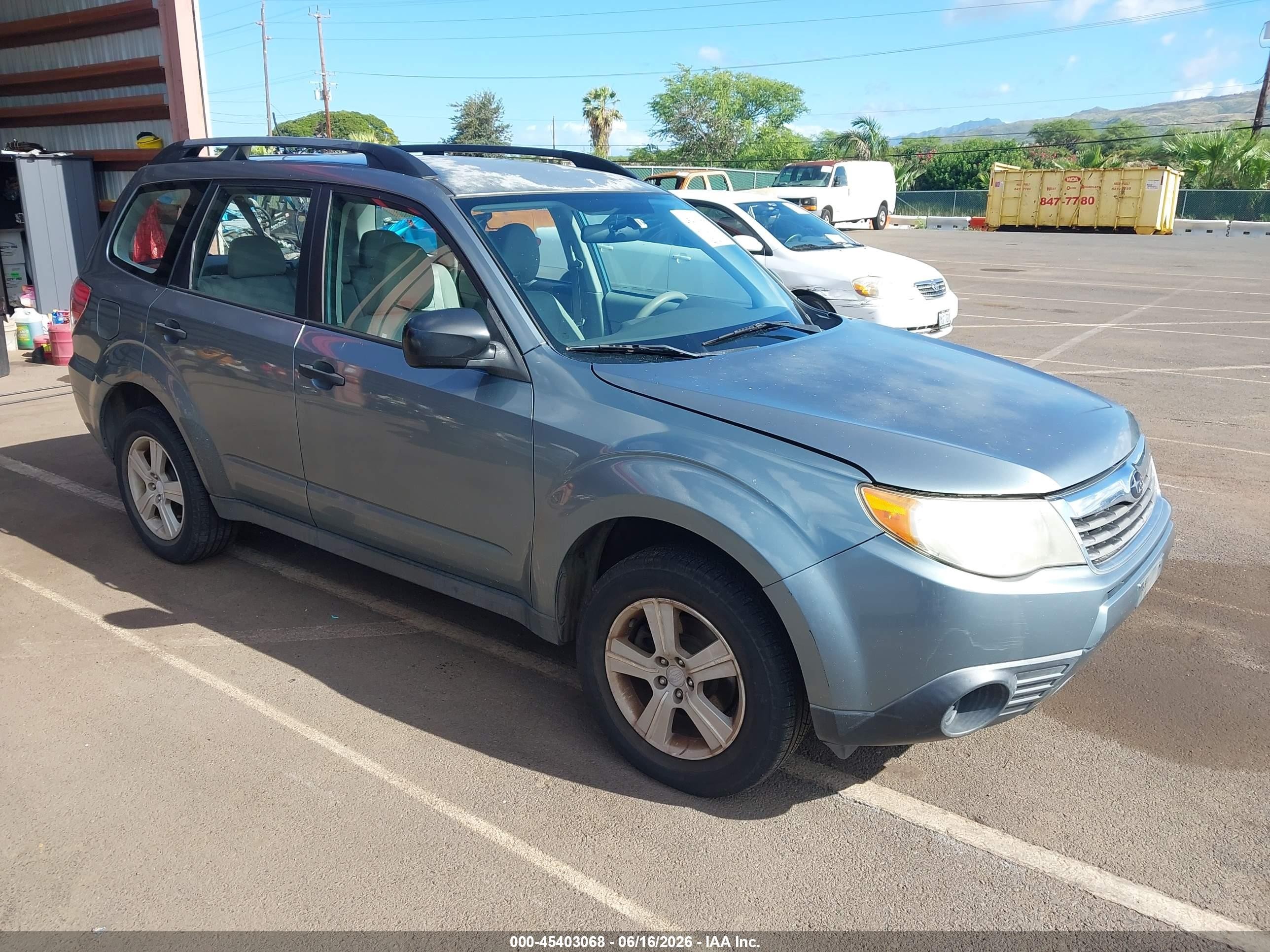 2010 Subaru Forester X, VIN JF2SH6BC9AH793525 — Front end