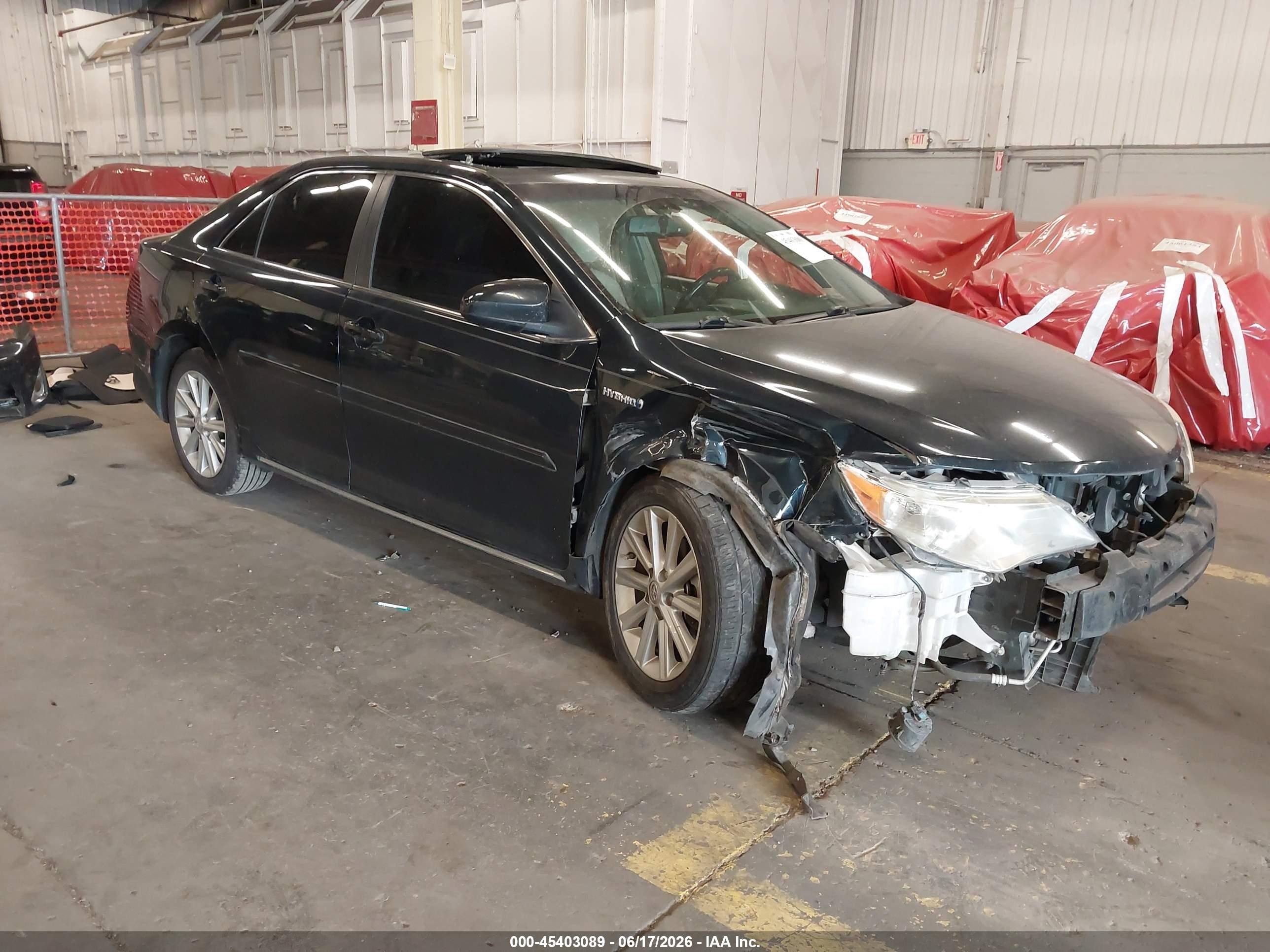 2014 Toyota Camry LE, VIN 4T1BD1FK9EU121598 — Front end