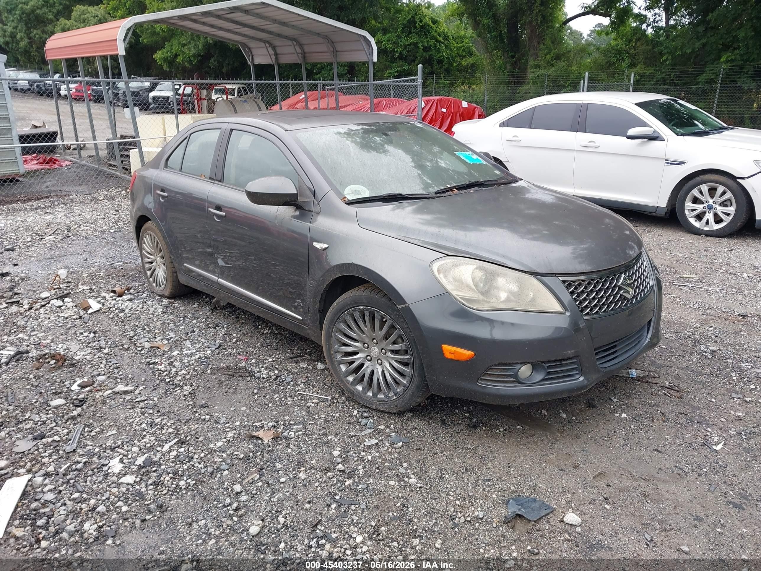 2010 Suzuki Kizashi, VIN JS2RE9A59A6100643 — Normal wear