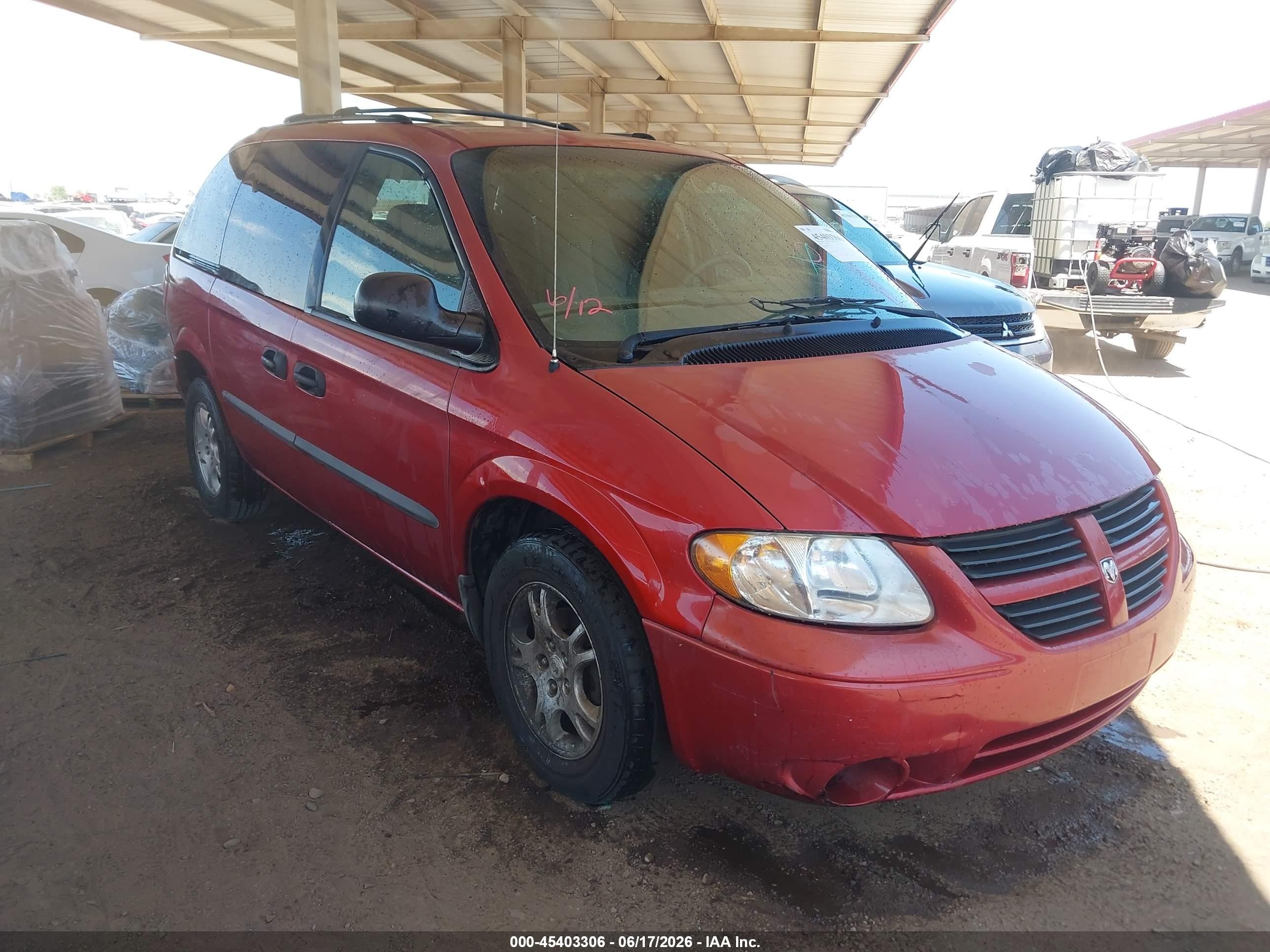 2003 Dodge Caravan SE, VIN 1D4GP25RX3B299084 — Перед