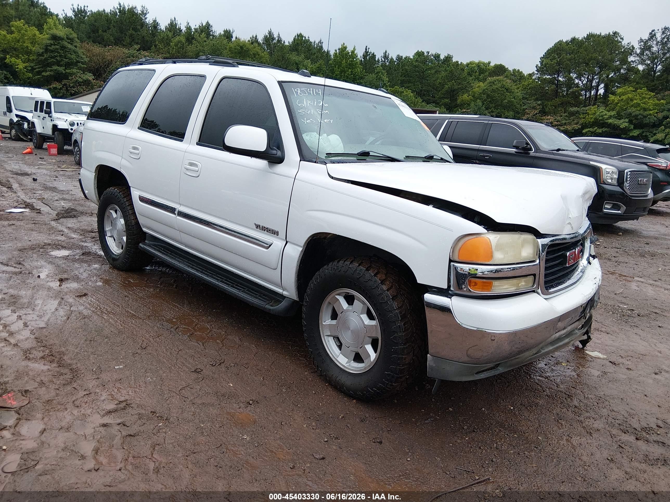 2005 GMC Yukon SLT, VIN 1GKEC13T05J160202 — Front end