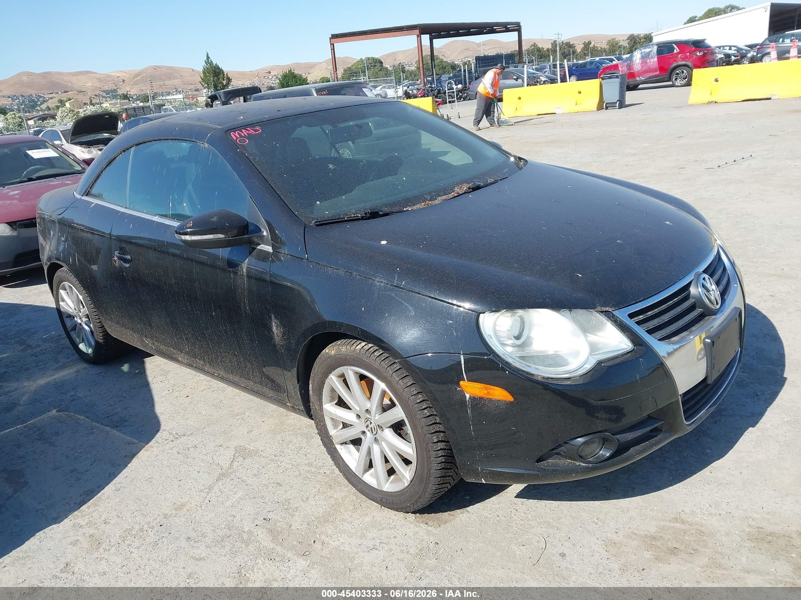 2011 Volkswagen Eos, VIN WVWAW7AH0BV002448 — Normal wear