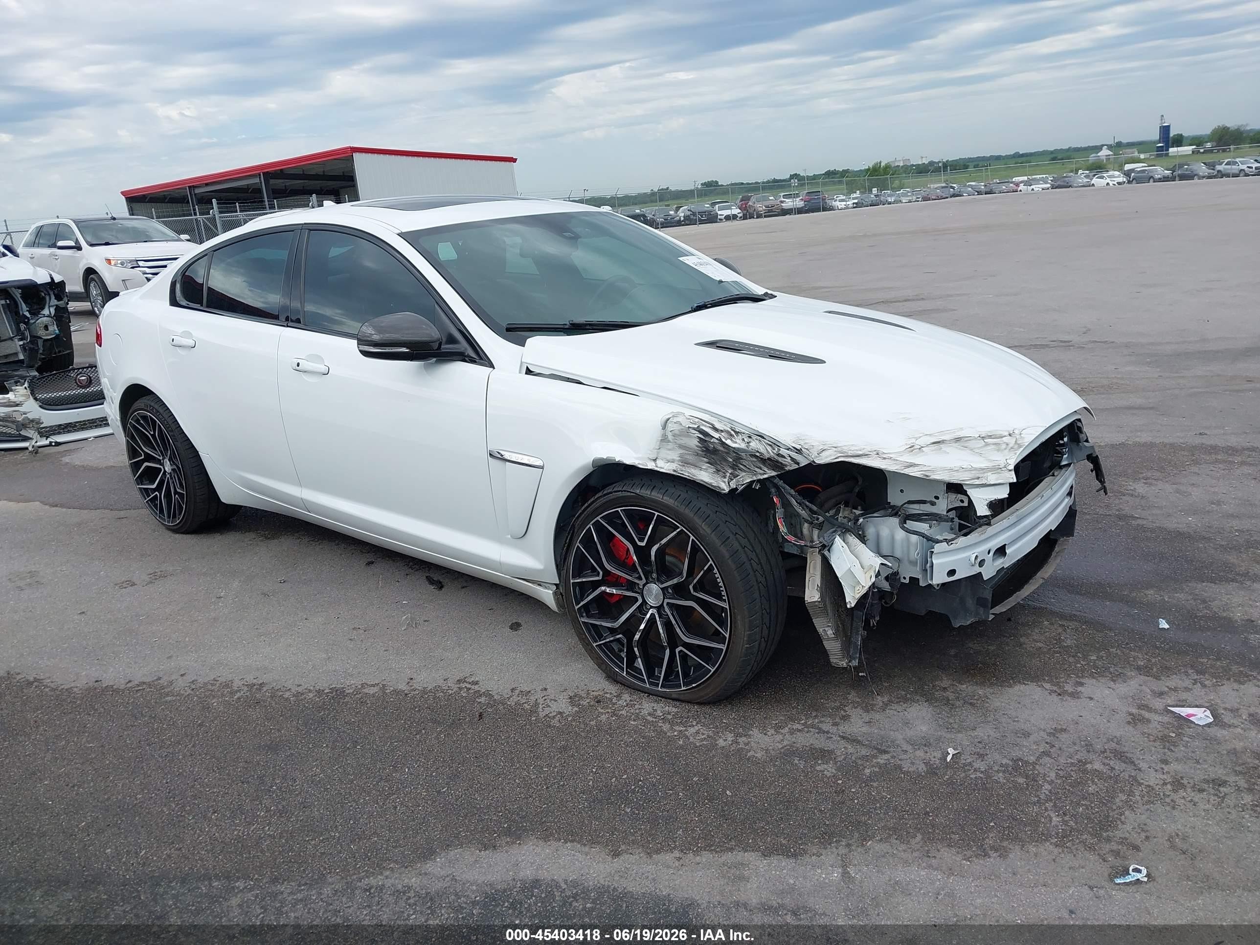 2015 Jaguar XF Supercharged, VIN SAJWA0HP6FMU54507 — Front end