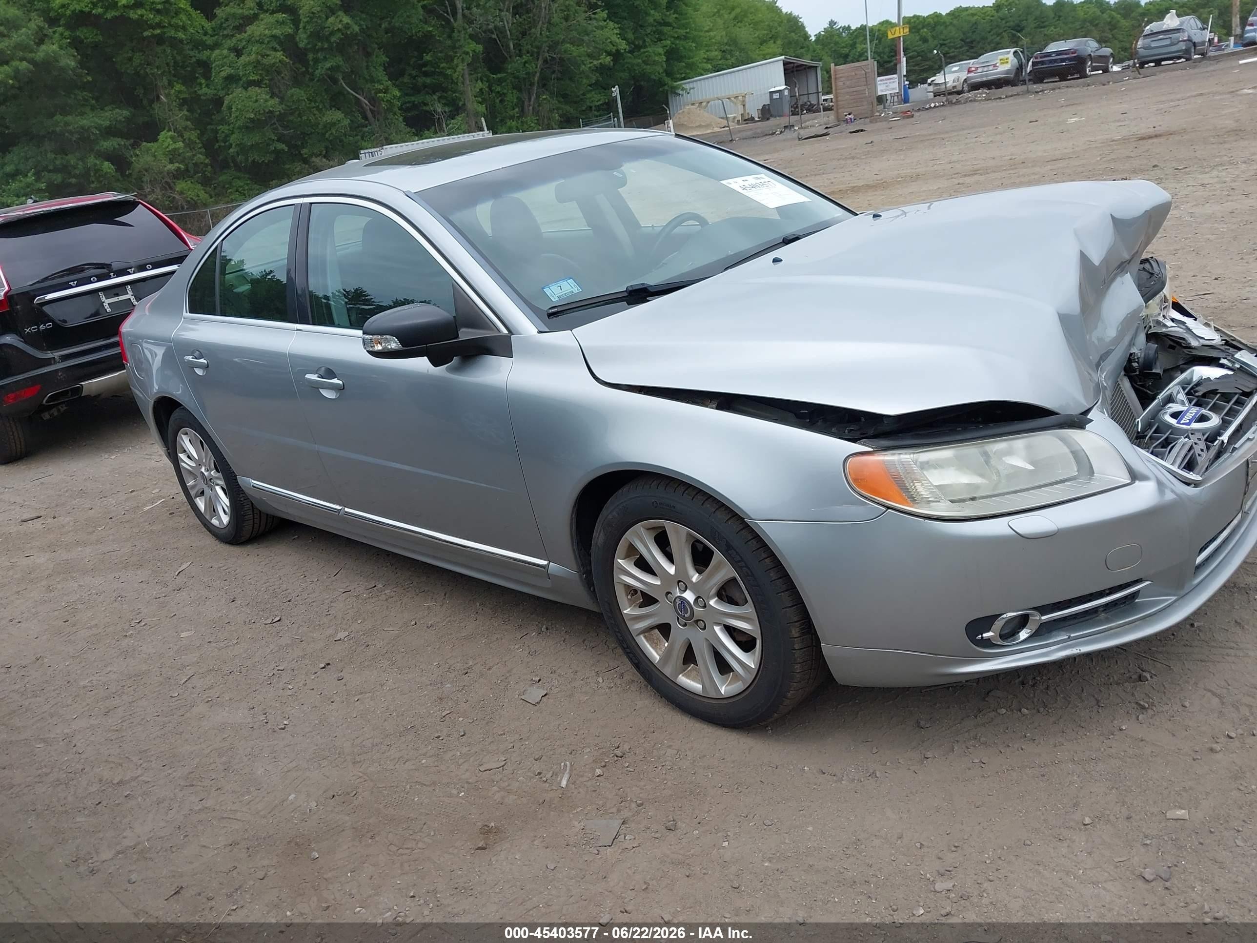 2011 Volvo S80 3.2L, VIN YV1940AS9B1136470 — Перед