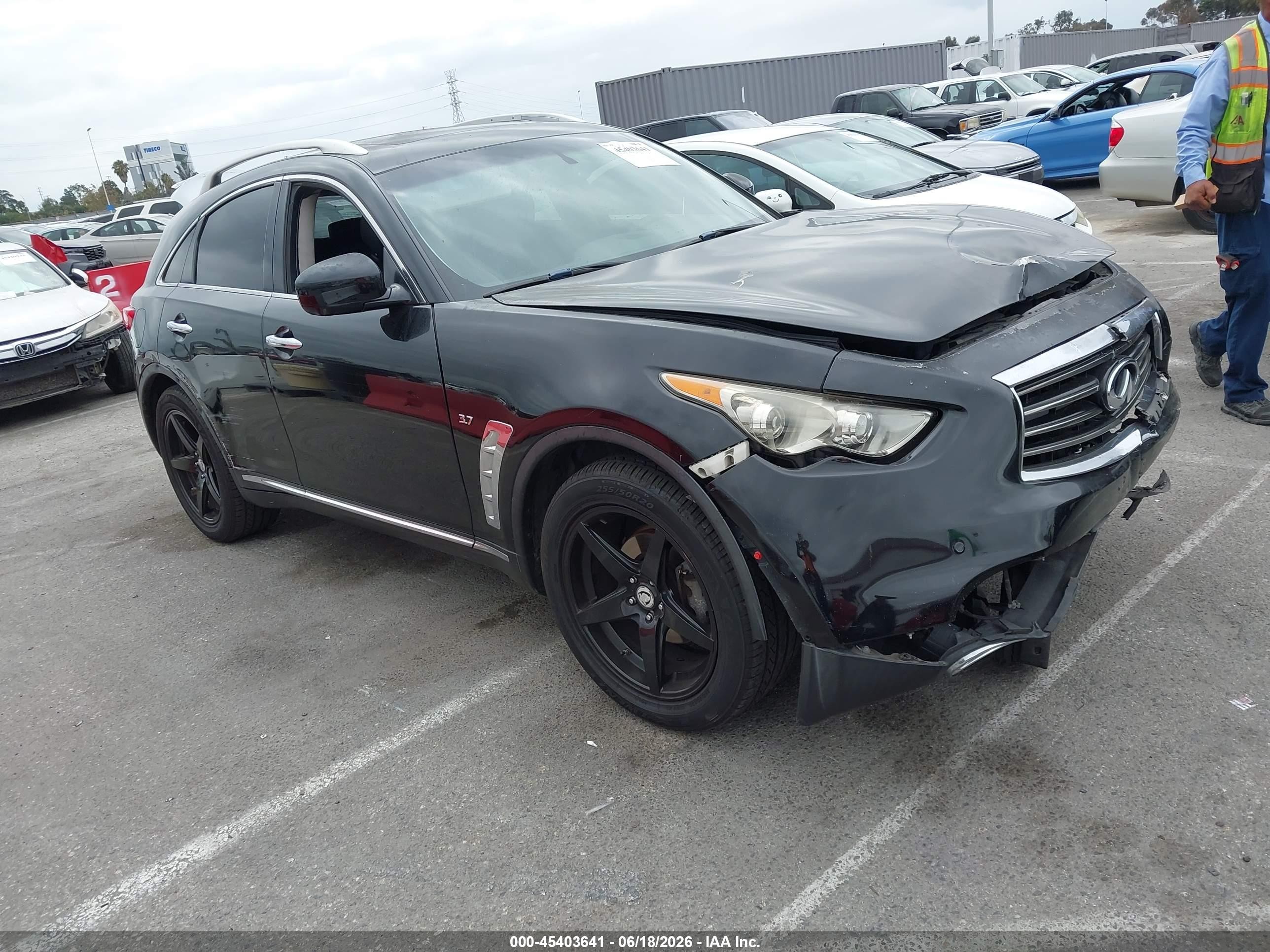 2014 Infiniti QX70, VIN JN8CS1MU8EM450249 — Front end