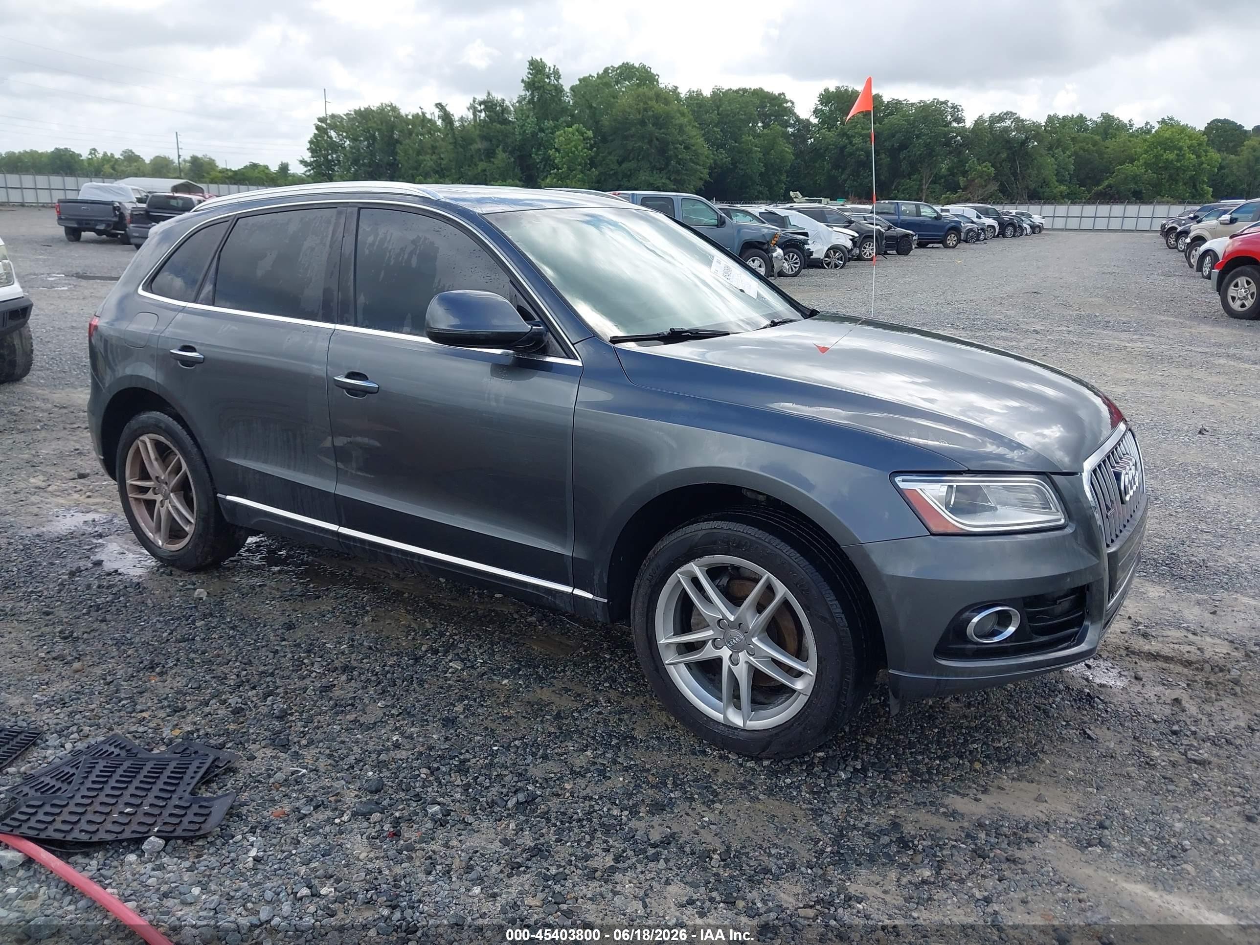 2017 Audi Q5 Premium, VIN WA1C2AFP8HA076759 — Normal wear