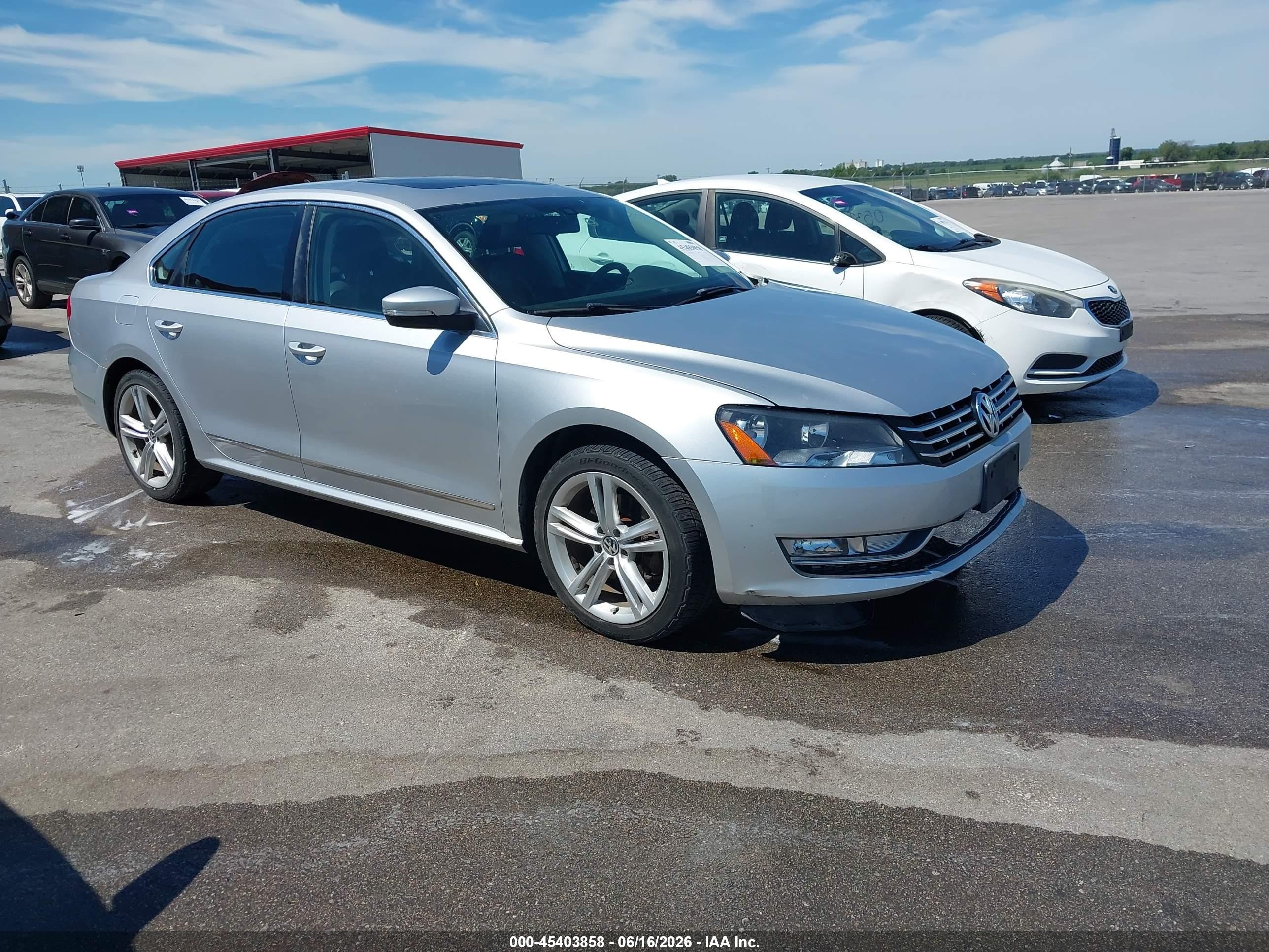 2014 Volkswagen Passat SEL Premium, VIN 1VWCS7A34EC077448 — Undercarriage