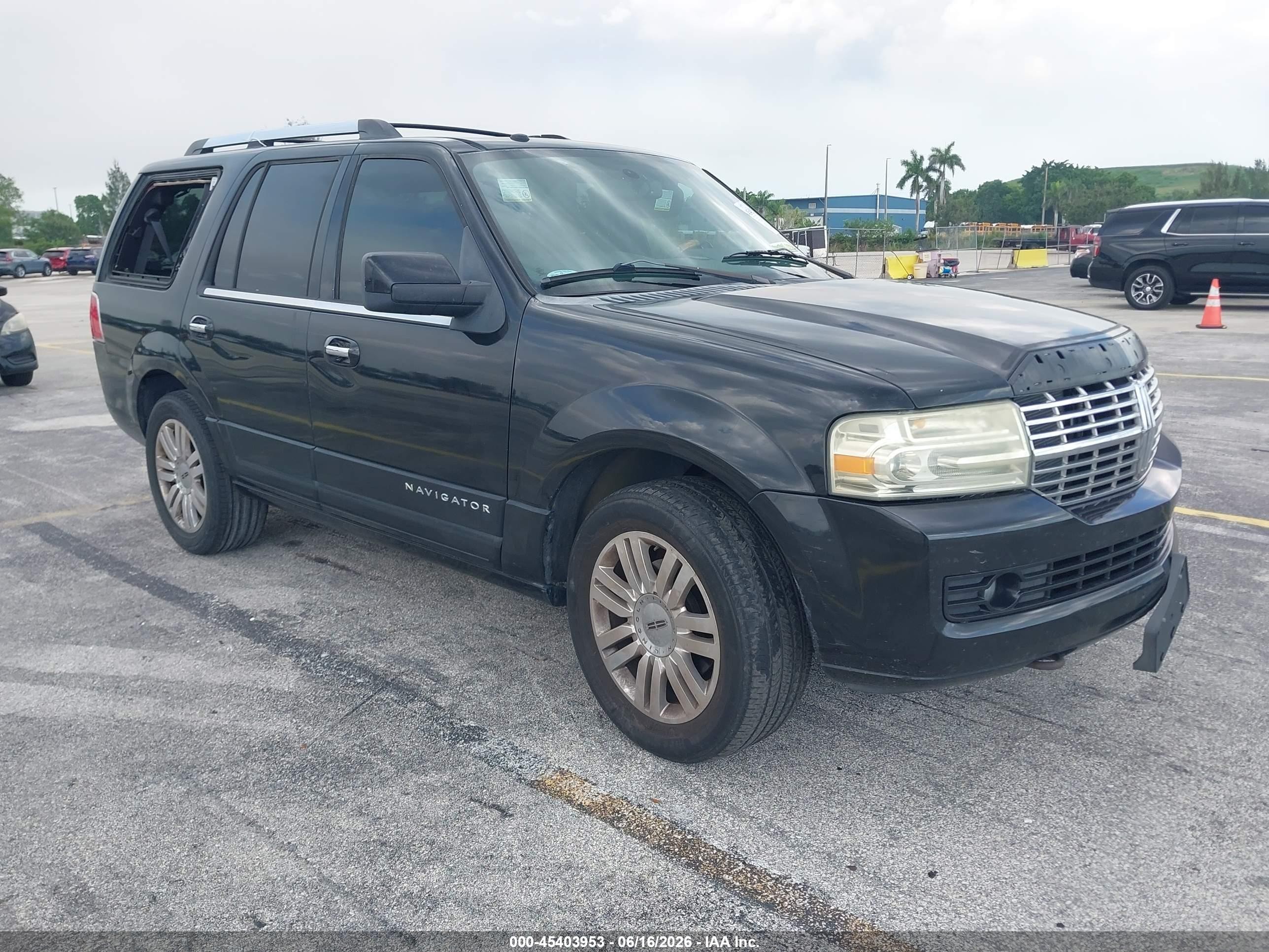 2011 Lincoln Navigator, VIN 5LMJJ2H55BEJ00879 — Обычный износ