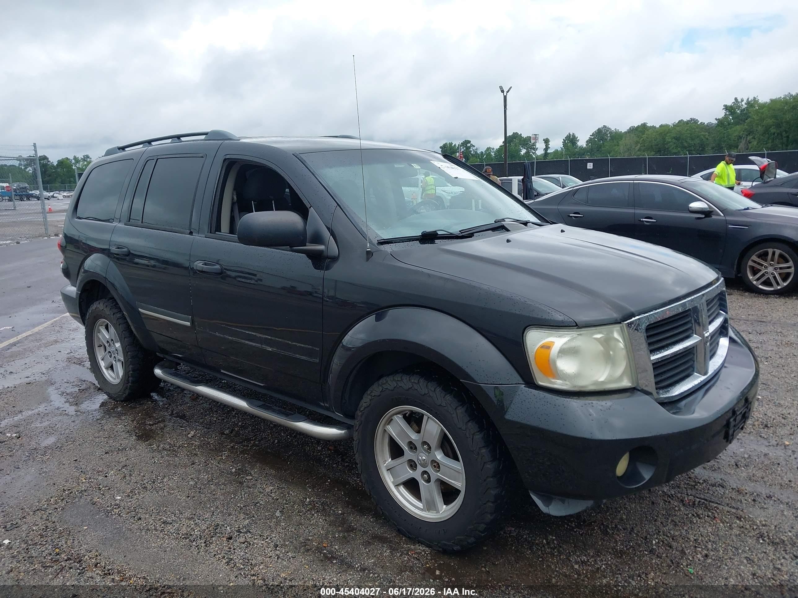 2007 Dodge Durango, VIN 1D8HD48KX7F586428 — Side