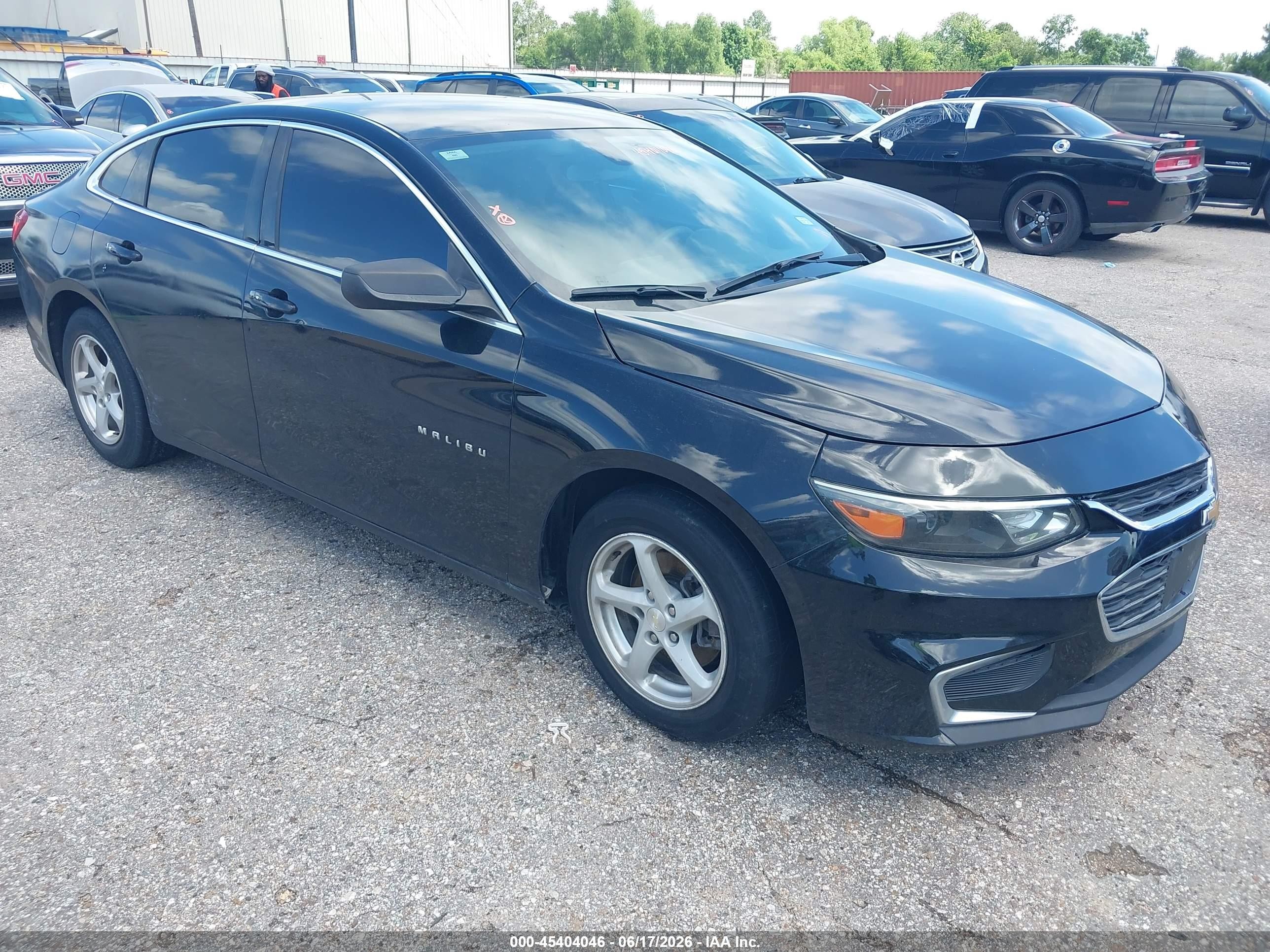 2018 Chevrolet Malibu LS, VIN 1G1ZB5ST0JF214774 — Front end