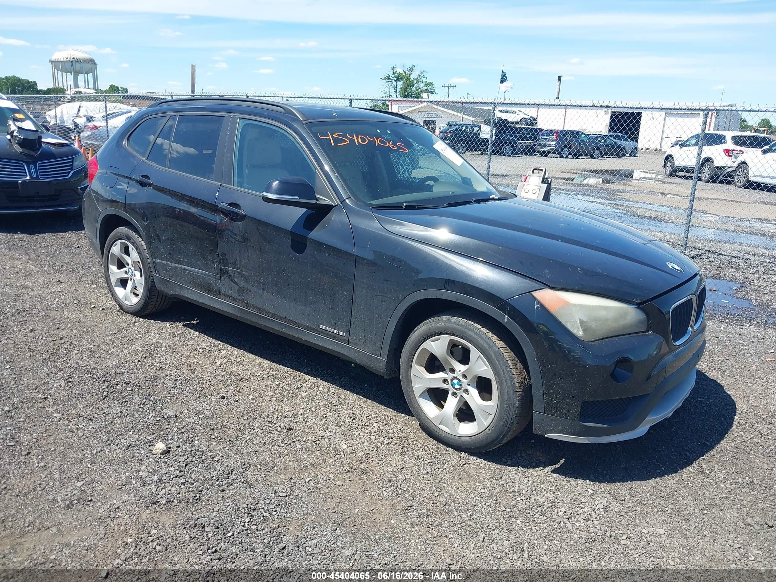 2015 BMW X1 sDrive28i, VIN WBAVM1C53FV316668 — Normal wear