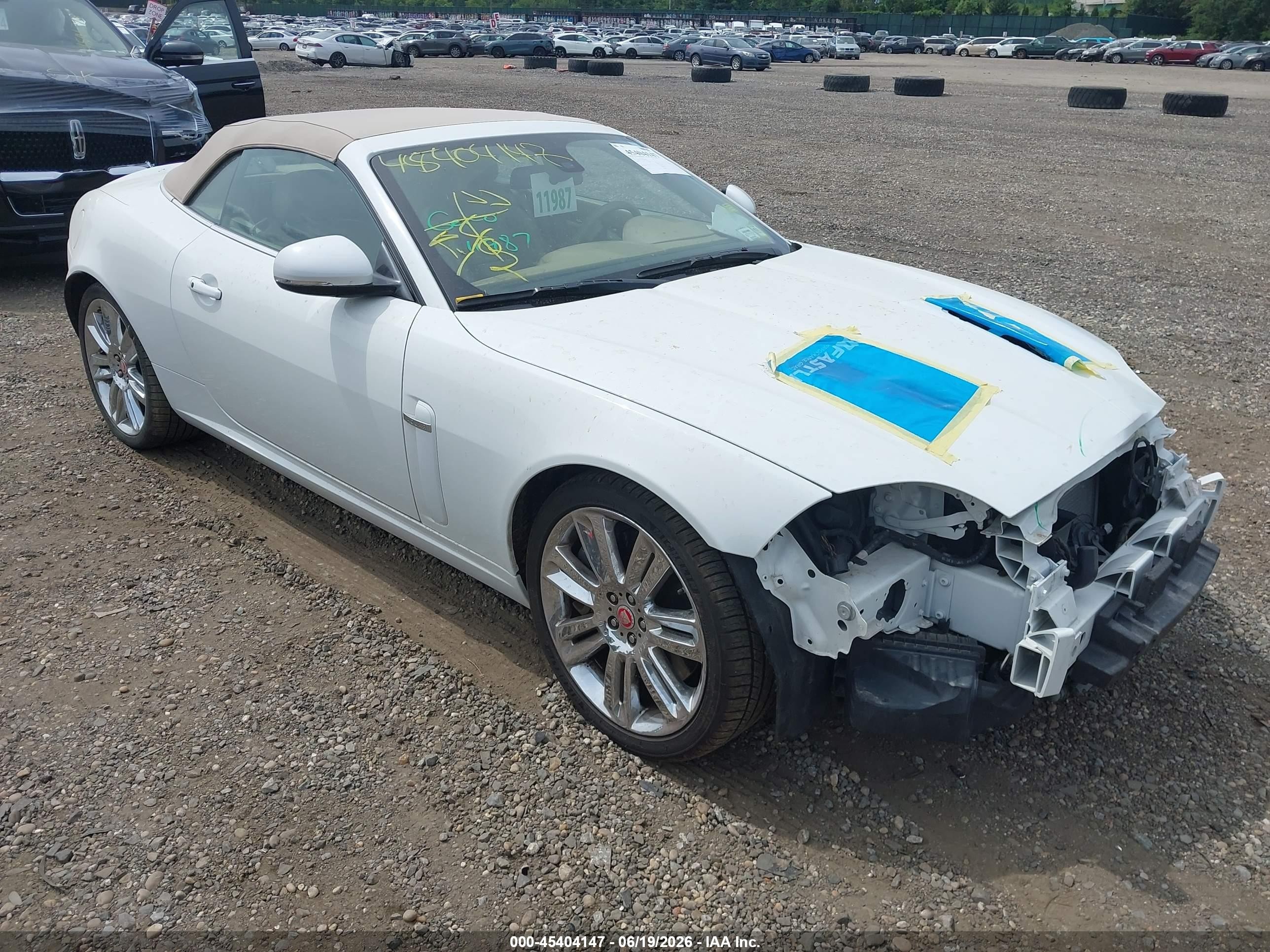 2011 Jaguar XK XKR, VIN SAJWA4EC0BMB40390 — Front end