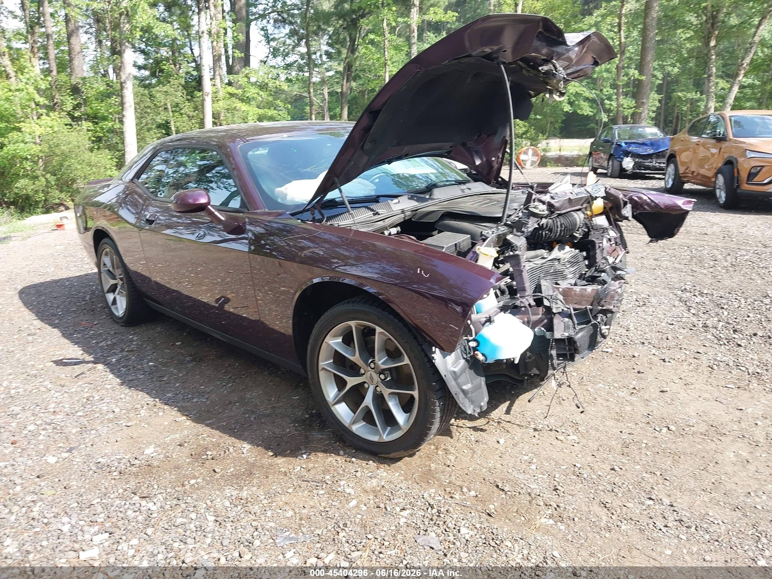 2021 Dodge Challenger SXT, VIN 2C3CDZAG4MH508009 — Front end