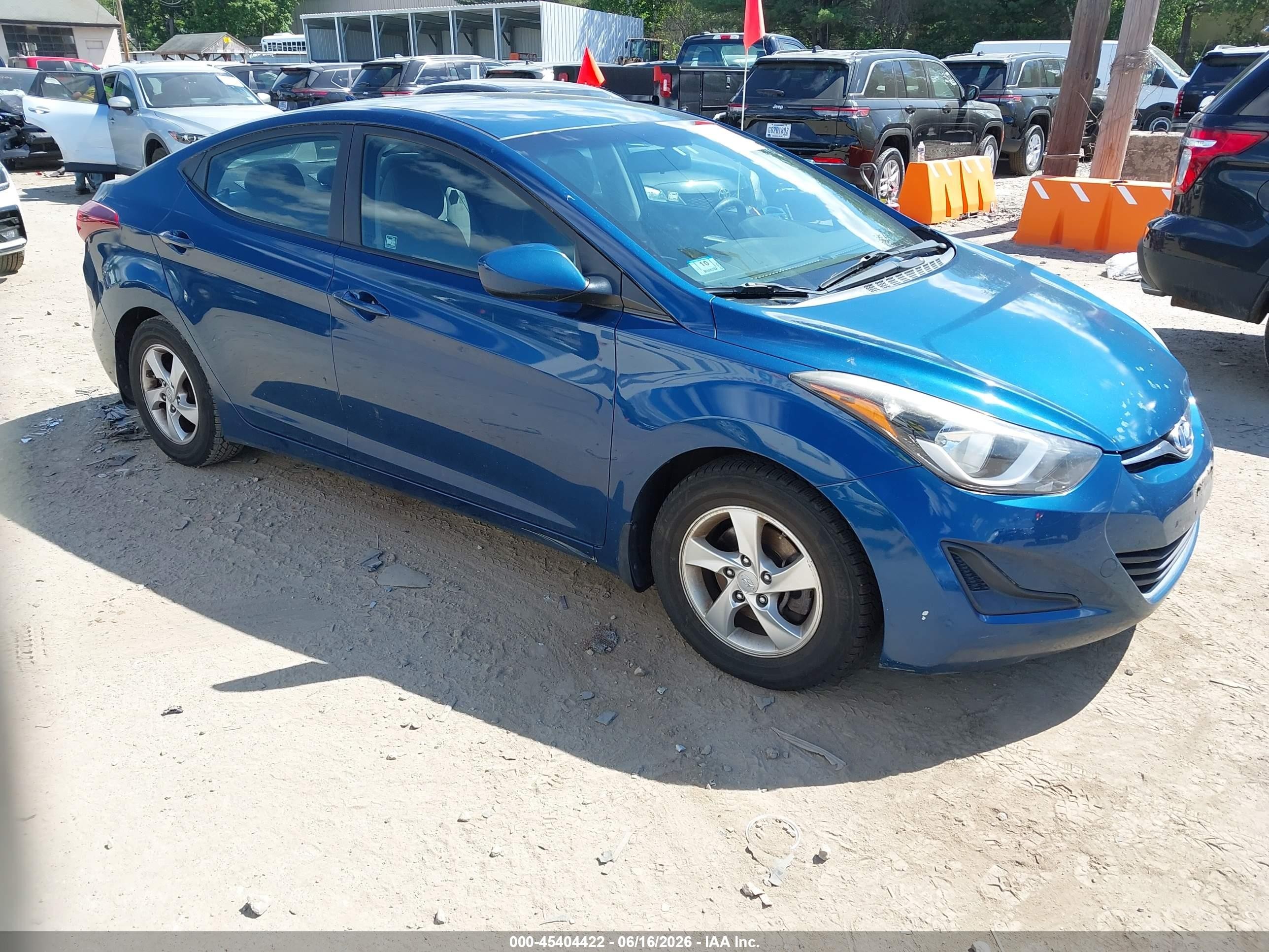 2015 Hyundai Elantra Limited, VIN KMHDH4AE2FU415815 — Normal wear