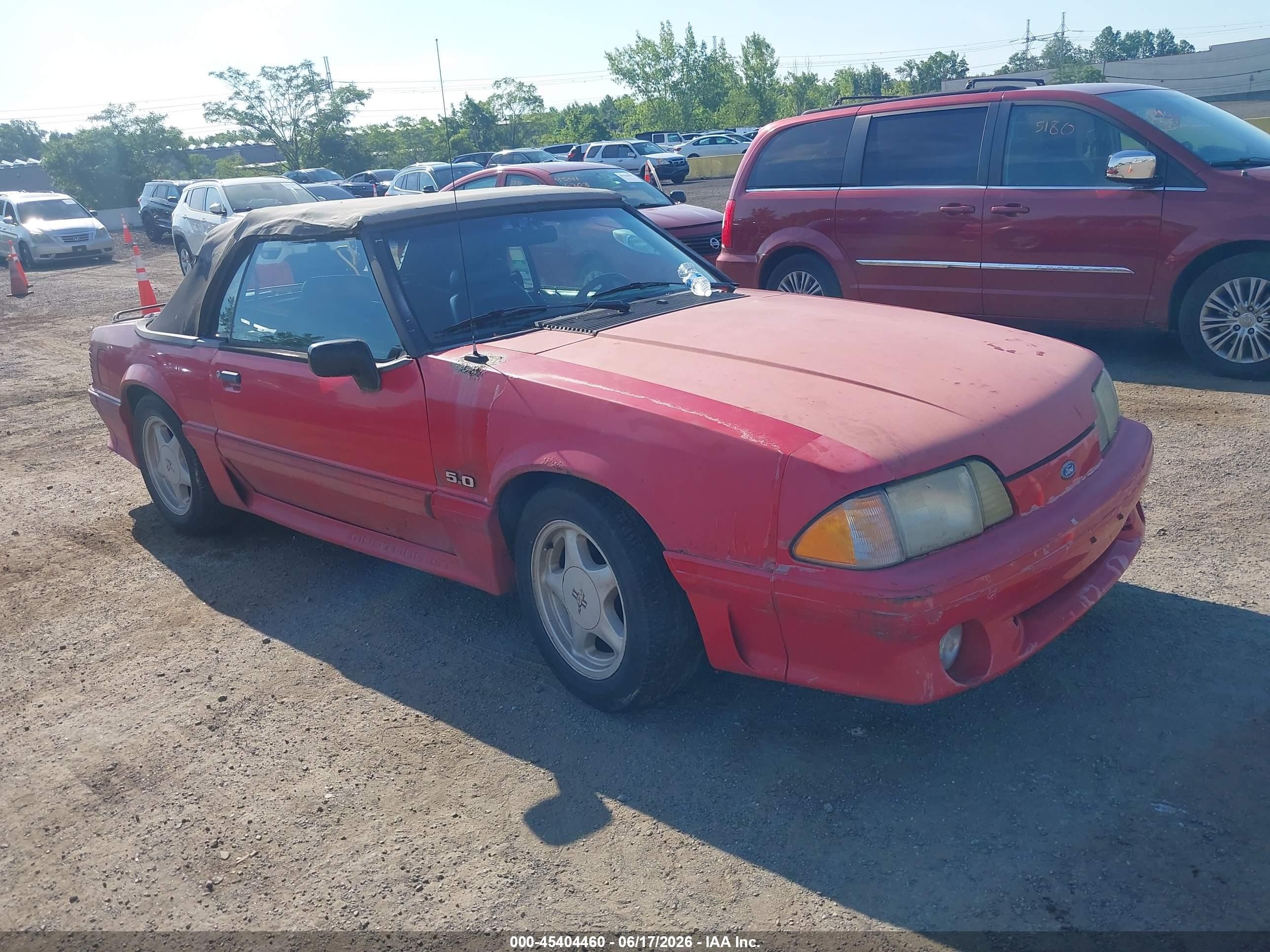 1992 Ford Mustang GT, VIN 1FACP45E4NF152135 — Normal wear