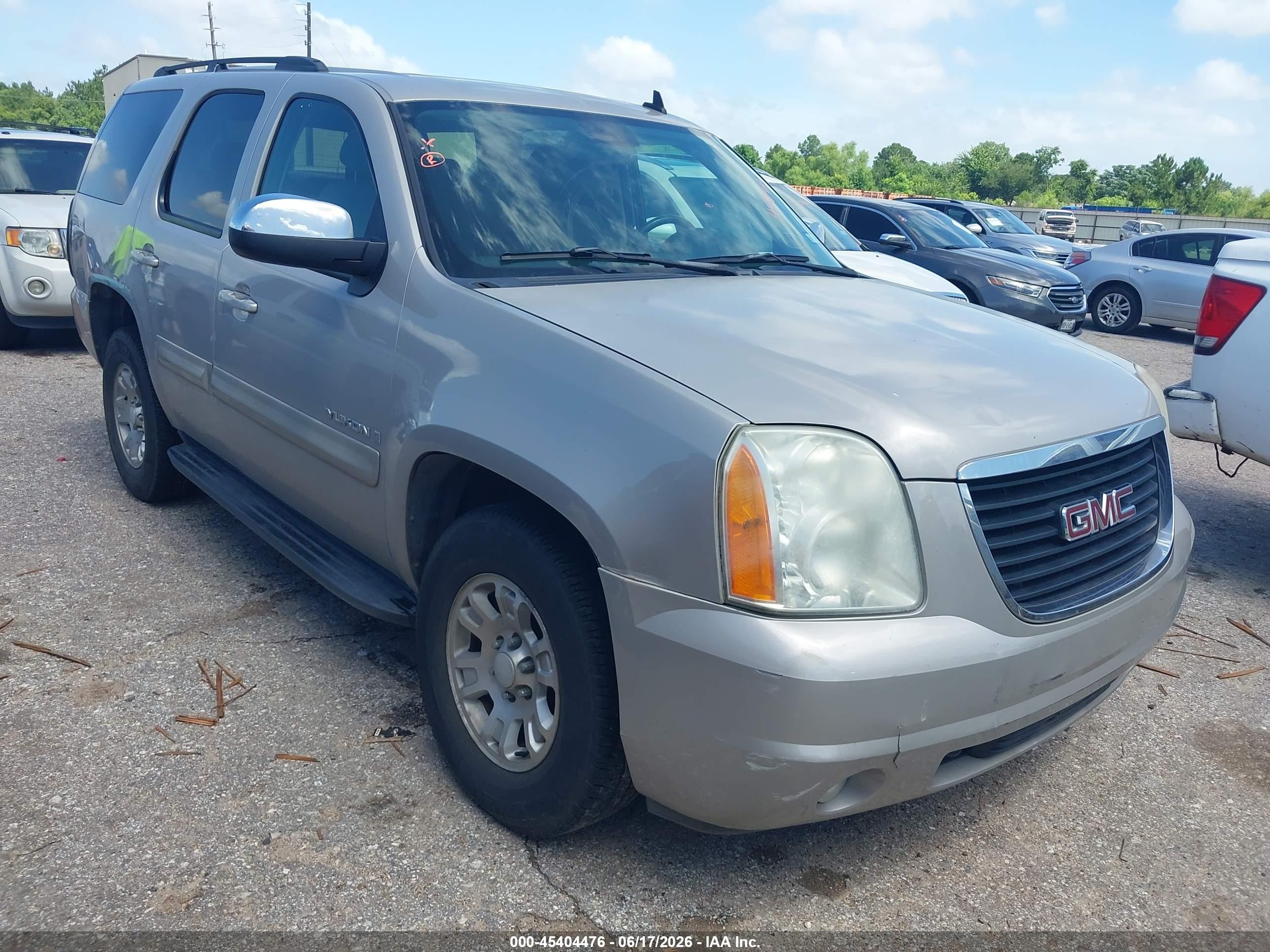 2008 GMC Yukon SLT 4SA, VIN 1GKFC13JX8J193120 — Rear end