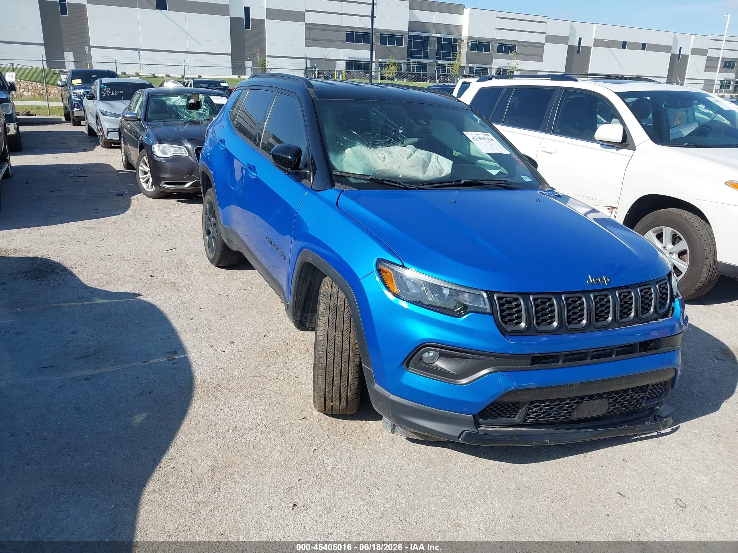 2024 Jeep Compass Latitude, VIN 3C4NJDBN3RT169920 — Side