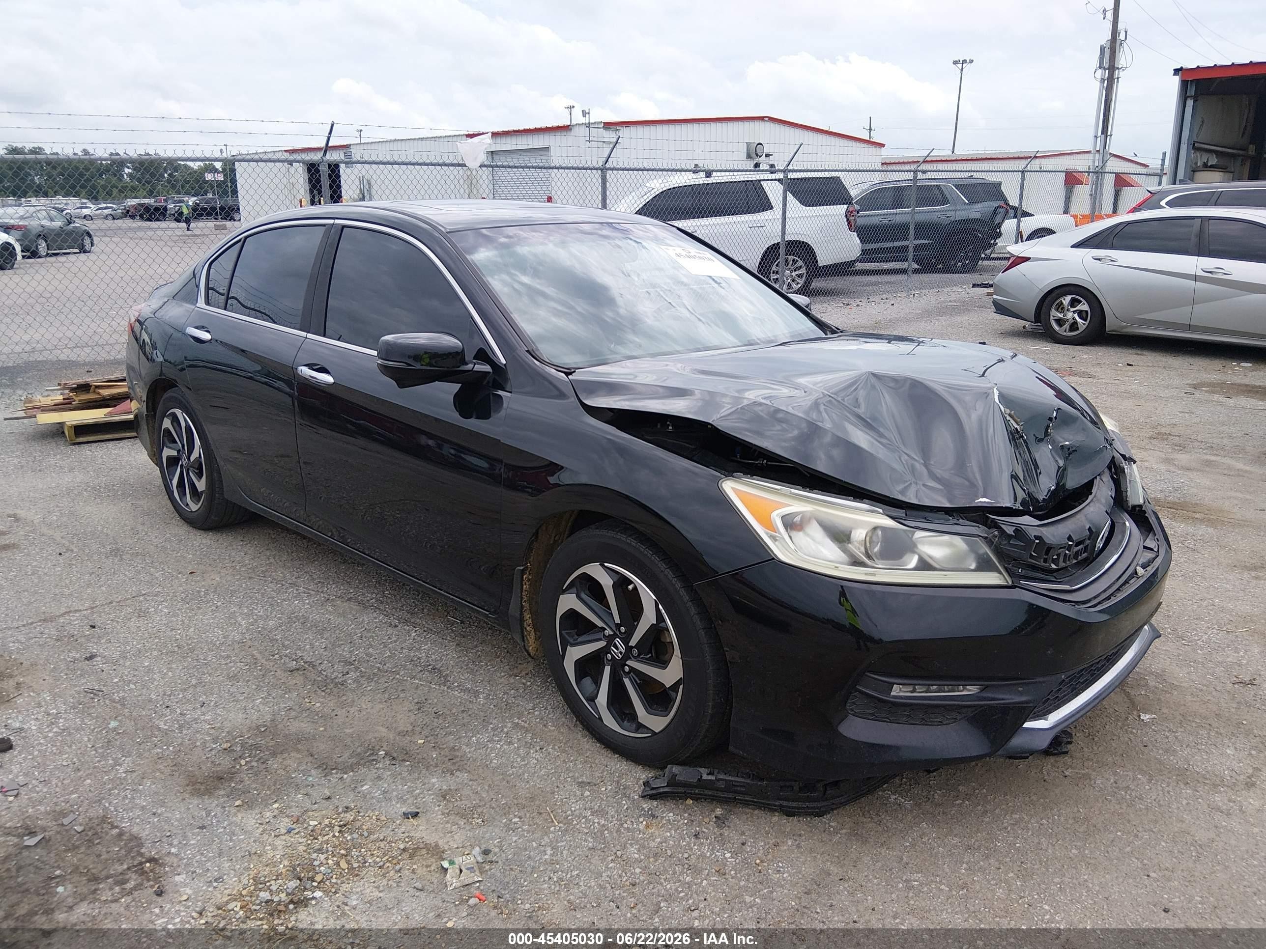 2017 Honda Accord EX-L, VIN 1HGCR2F80HA197822 — Front end